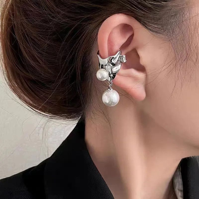 Other Punk Vintage Pearl Zircon Ear Cuffs Size ONE SIZE - 1 Thumbnail