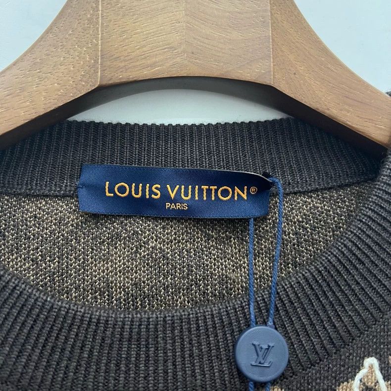 Louis Vuitton Louis Vuitton Brown old flower full print sweater Size US L / EU 52-54 / 3 - 5 Thumbnail