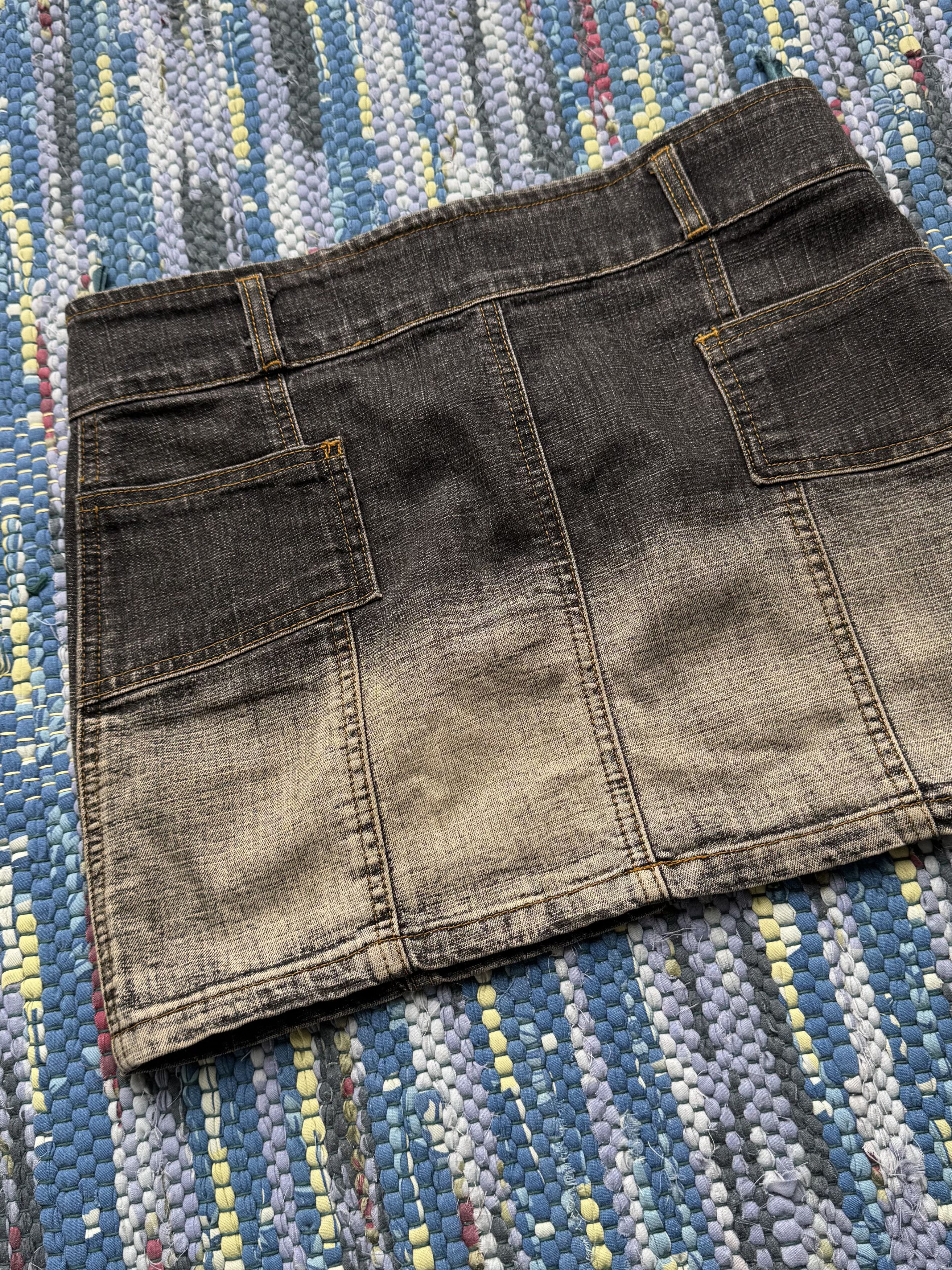Vintage Vintage Gradient Denim Mini Skirt A8D15(V8) Size 27" / US 4 / IT 40 - 9 Thumbnail