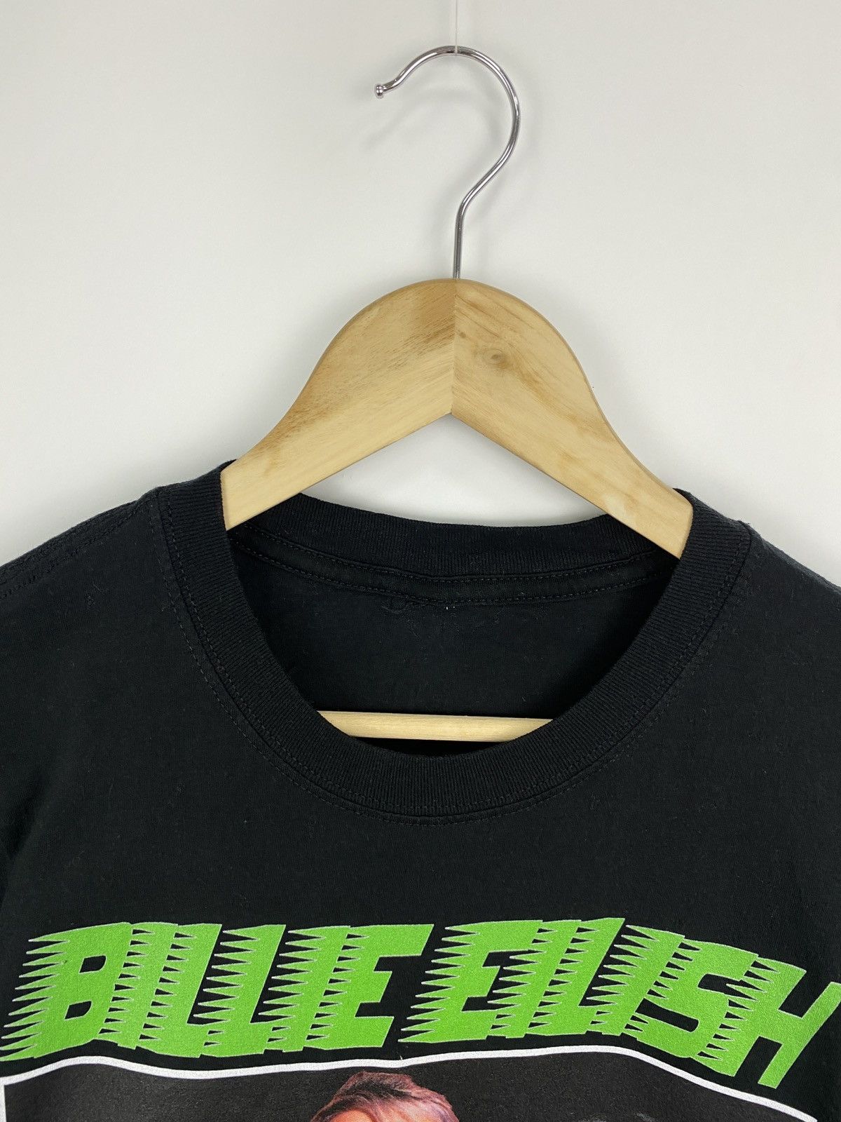 Band Tees × Billie Eilish × Rap Tees 🕷️ Billie Eilish Tarantula Big Image Boxy T-Shirt Rare Retro Size US M / EU 48-50 / 2 - 5 Thumbnail