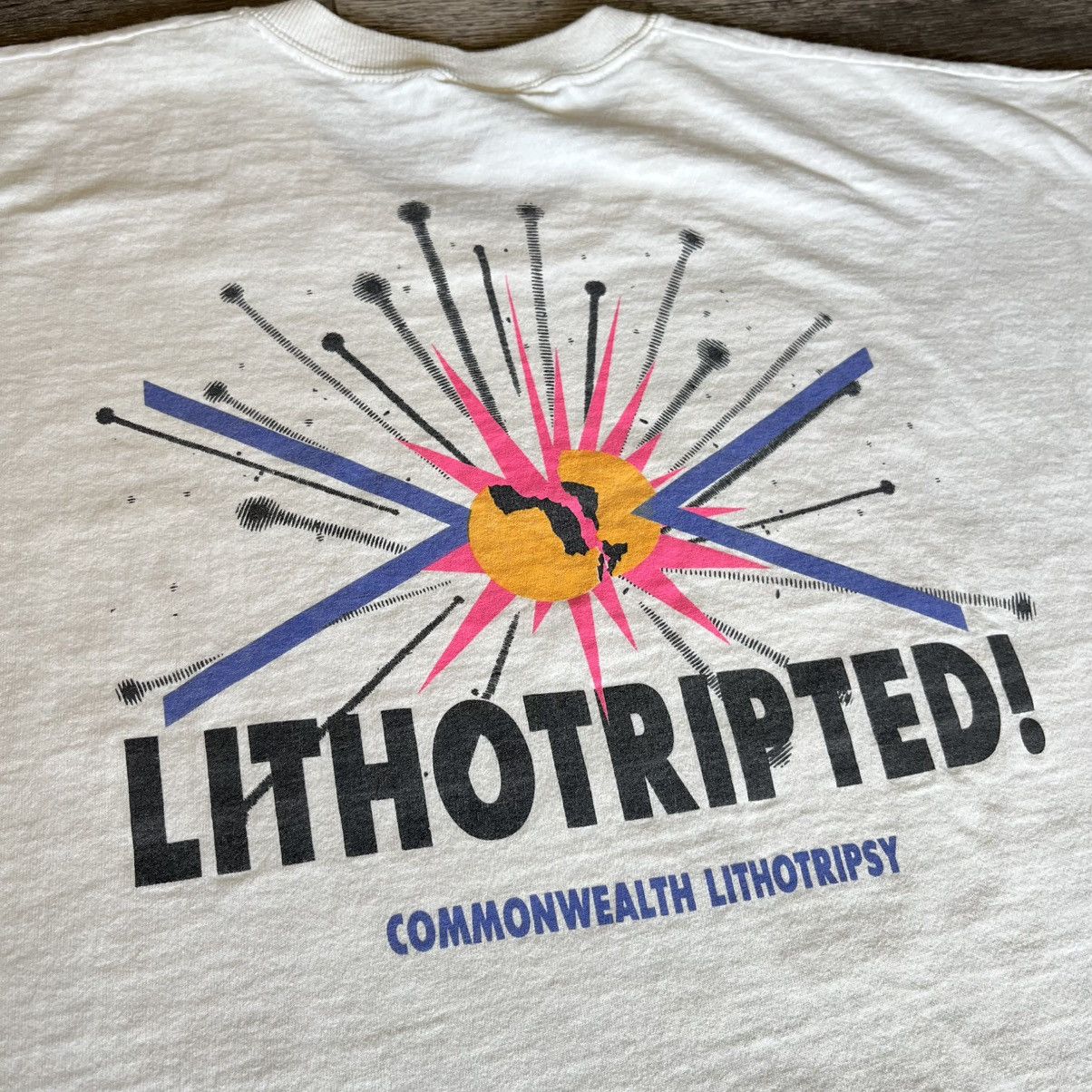 Vintage Vintage 90s Kidney Stone Busters Lithotripted Pharma T Shirt Size US XL / EU 56 / 4 - 6 Thumbnail