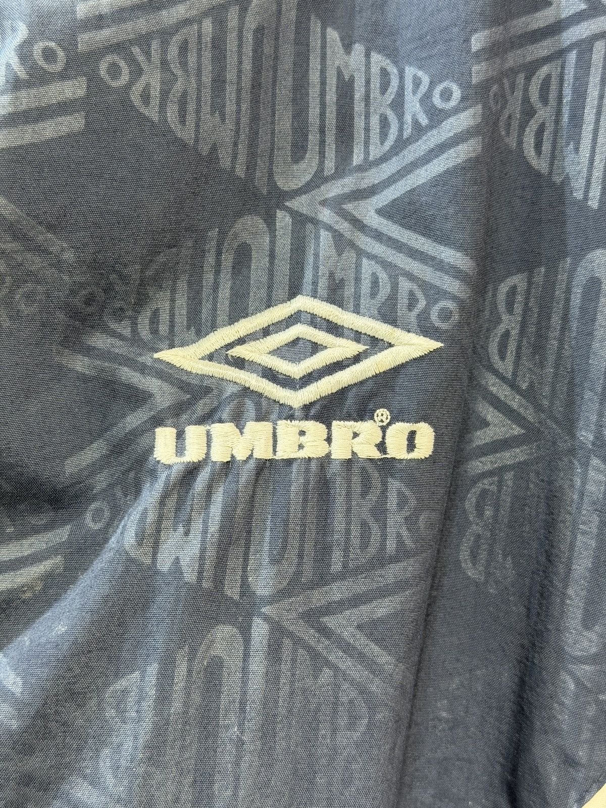 Umbro Vintage Umbro Big Logo 90's Track Jacket Size US L / EU 52-54 / 3 - 5 Thumbnail