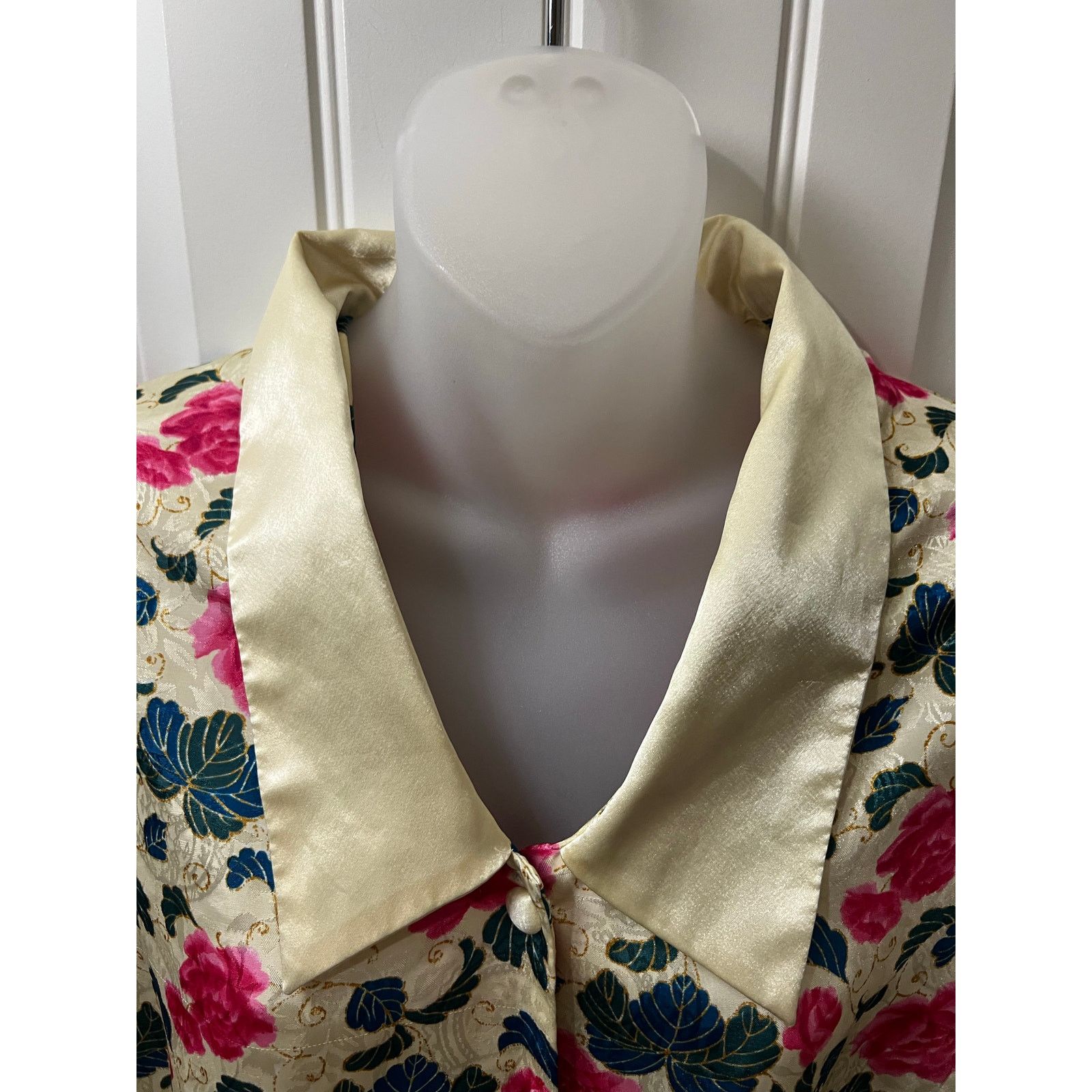 Victoria's Secret Gold Label vintage Satin Floral Pajama Top night shirt M Size M / US 6-8 / IT 42-44 - 3 Thumbnail
