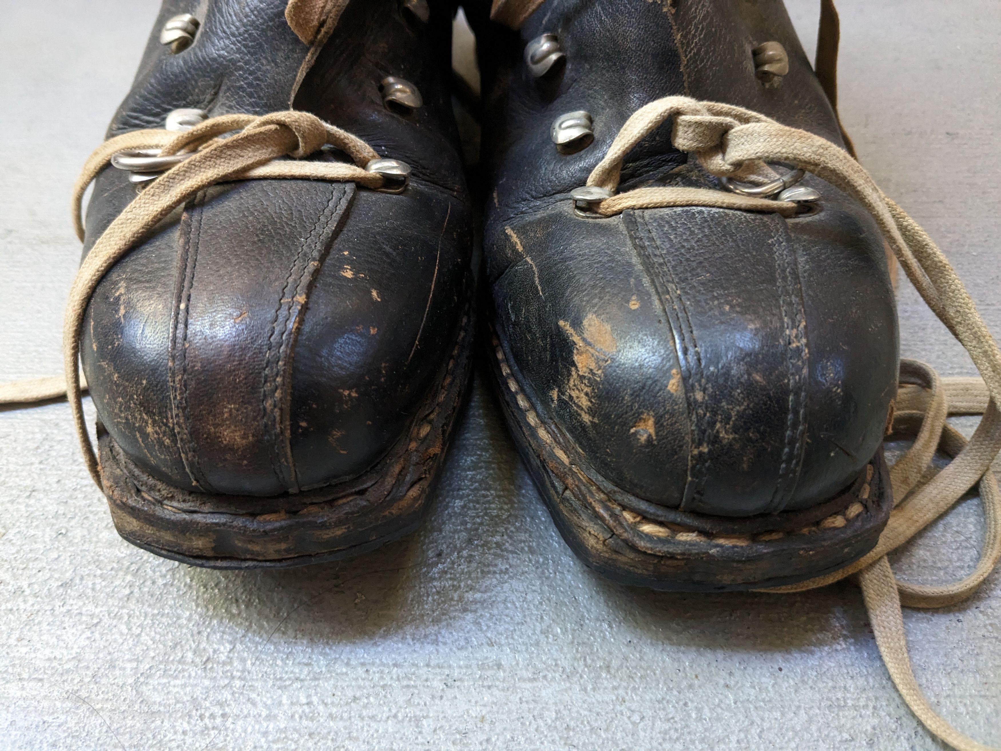 Genuine Leather Vintage Ski Boots Black Leather 10 Hiking Switzerland Size US 10 / EU 43 - 4 Thumbnail