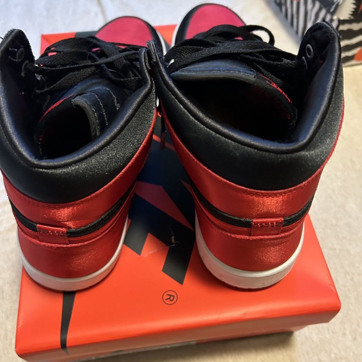 Jordan Brand Jordan 1 Retro High Satin Bred Size US 11.5 / IT 41.5 - 5 Thumbnail