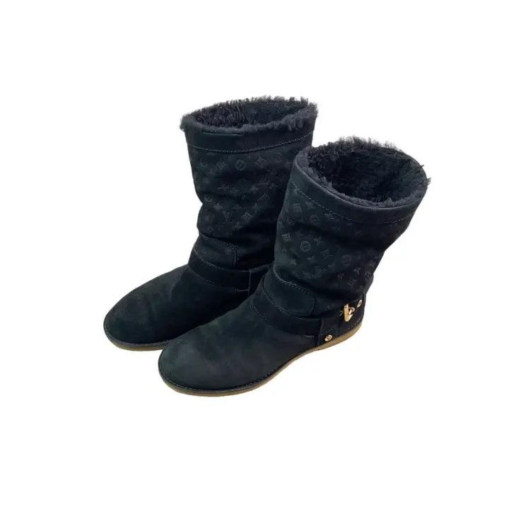 Louis Vuitton Louis Vuitton Black Fur Lined Fashion Boots 0079 Size US 6 / IT 36 - 1 Thumbnail