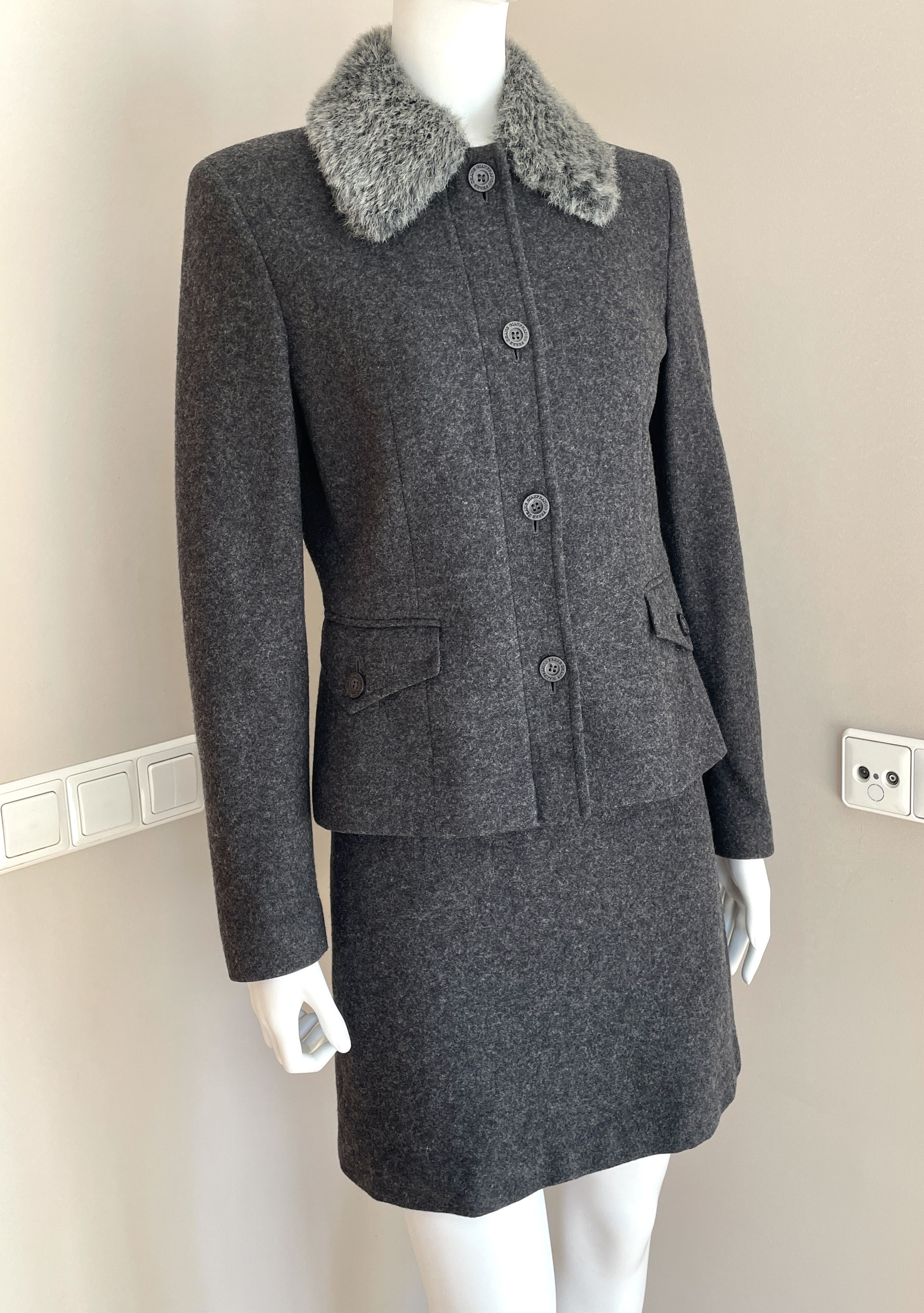 Gianfranco Ferre Skirt and jacket suit Size S / US 4 / IT 40 - 8 Thumbnail