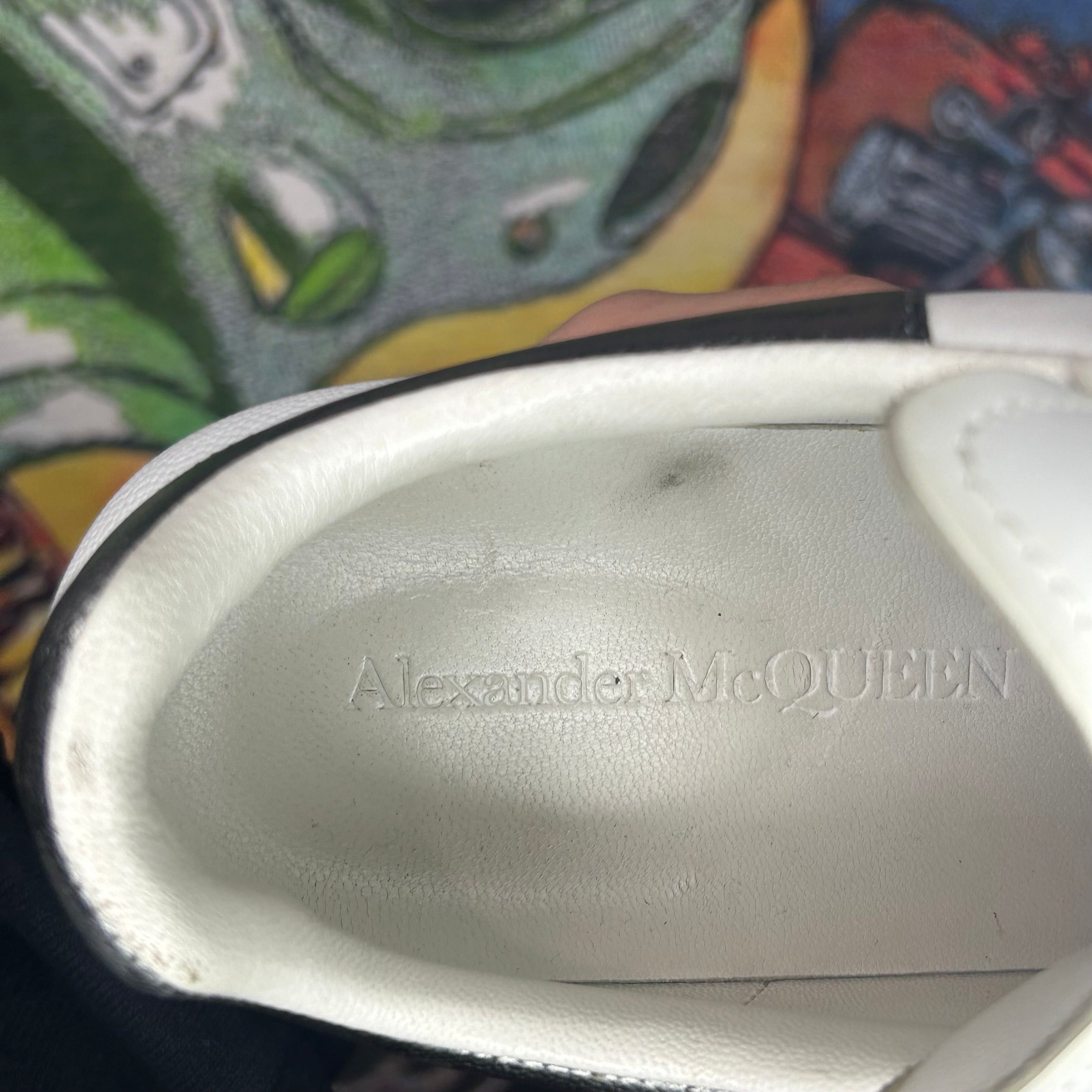 Alexander McQueen Alexander McQueen Oversized Sneakers White Silver Size 39.5 Size US 6.5 / EU 39-40 - 7 Thumbnail
