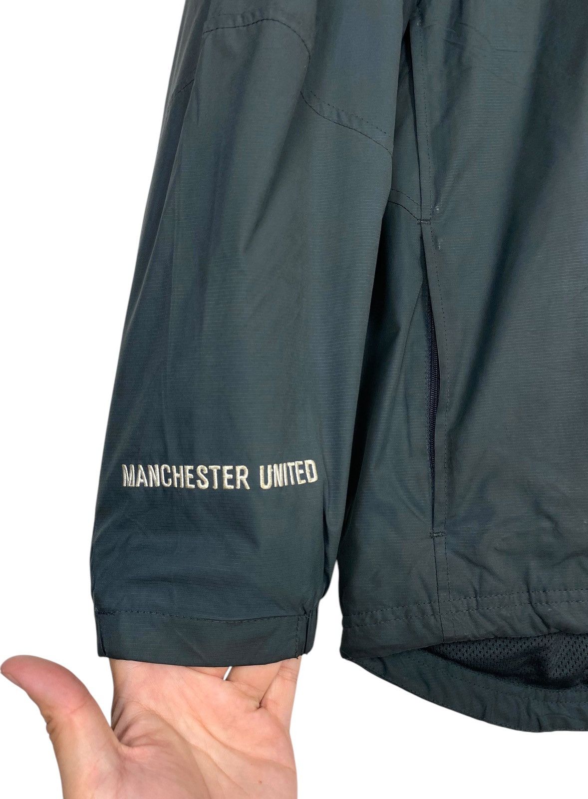 Nike Vtg Nike Total 90 Manchester United Vodafone Warm Up Jacket Size US L / EU 52-54 / 3 - 5 Thumbnail