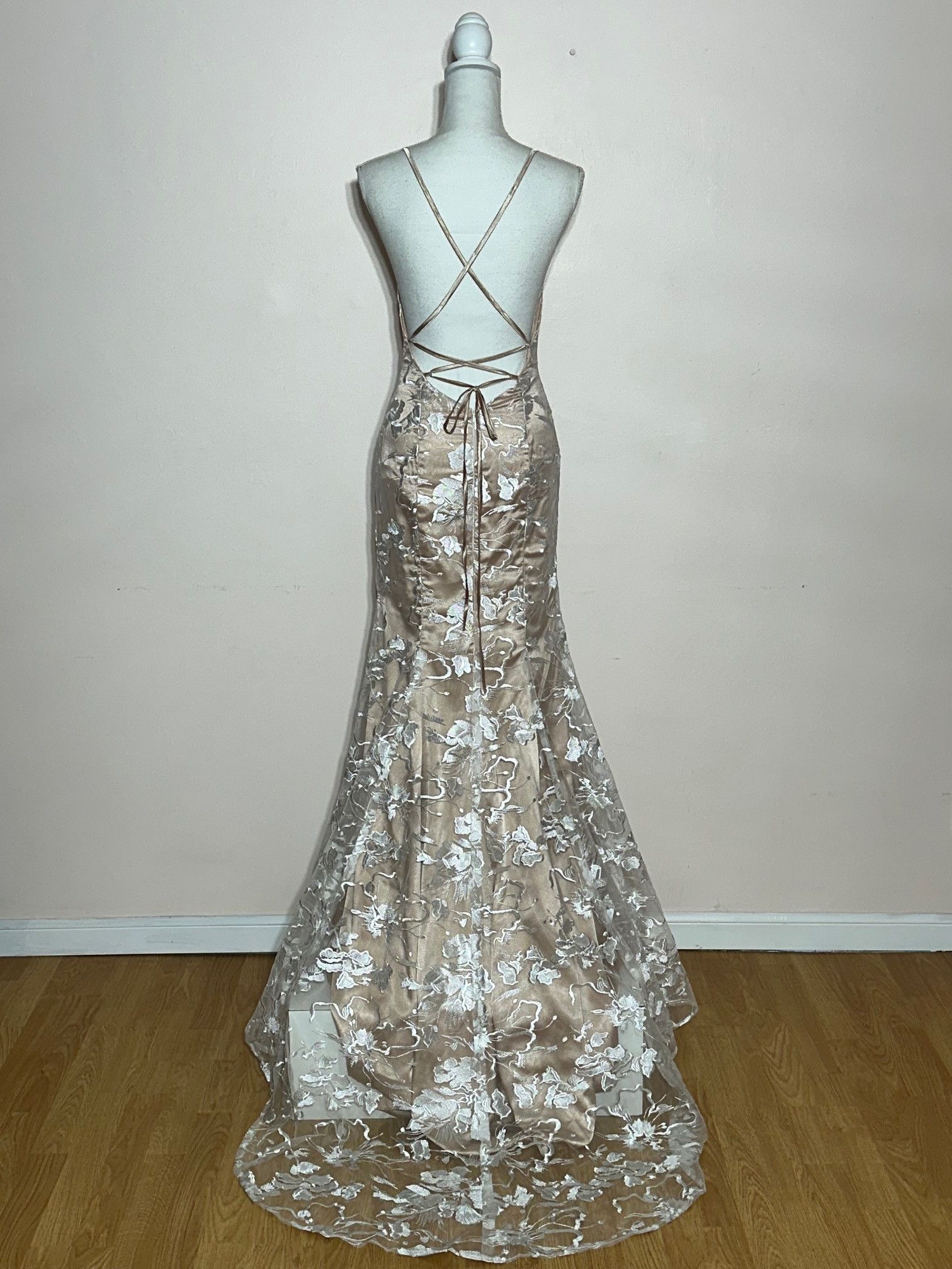 Vintage Elegant Spaghetti Strap Mermaid Gown Size XS / US 0-2 / IT 36-38 - 2 Thumbnail
