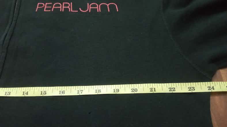 Band Tees 🔥🔥Rare Distressed Vintage Band Pearl Jam Hoodie Size US L / EU 52-54 / 3 - 8 Thumbnail