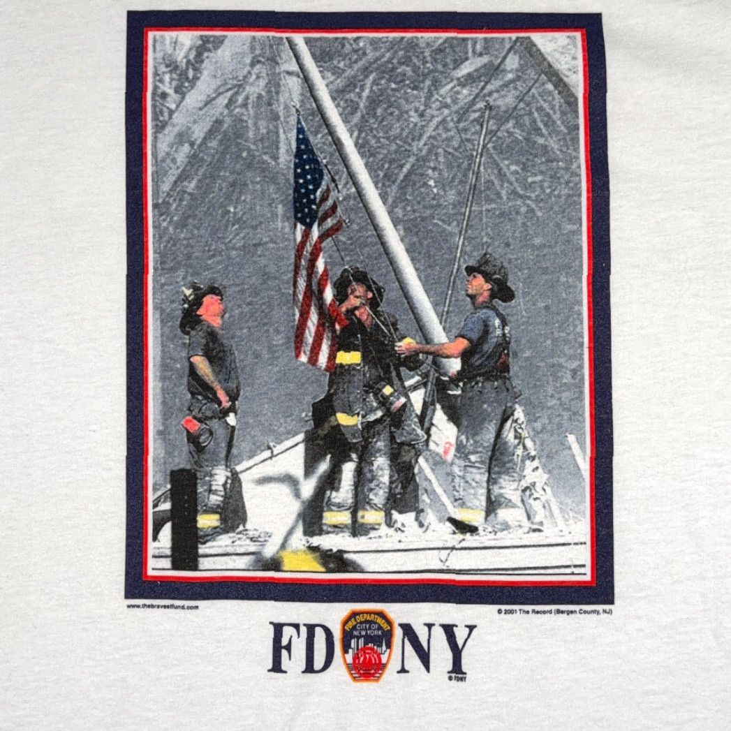 Vintage VINTAGE FDNY Shirt Adult LARGE White Fire Department Flag 911 USA Deadstock Y2K Size US L / EU 52-54 / 3 - 2 Thumbnail