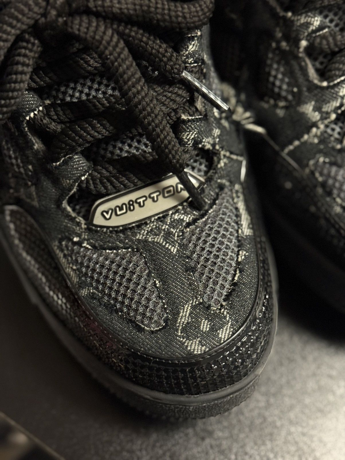 Louis Vuitton Louis Vuitton Swarovski Crystal Skates Black 8.5LV/9.5US Size US 9.5 / EU 42-43 - 21 Thumbnail