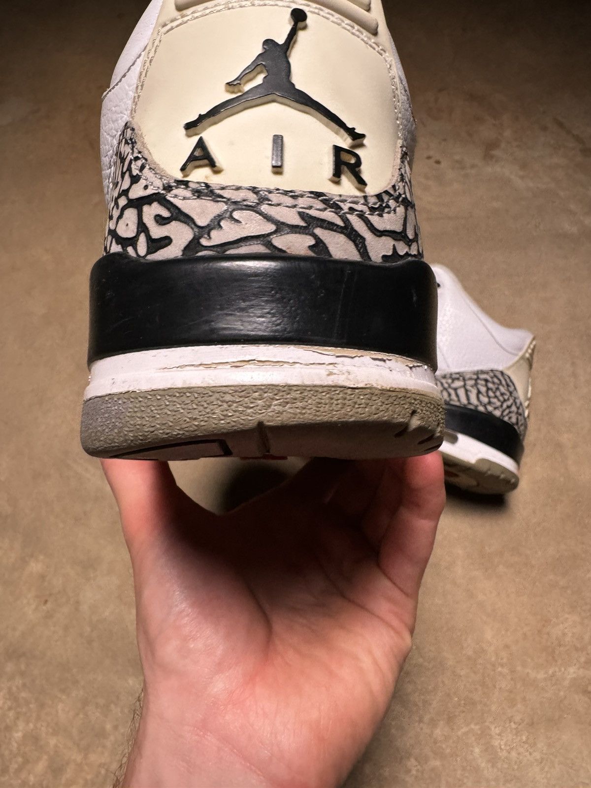 Jordan Brand × Nike Nike Jordan 2011 White Cement 3 Size US 10 / EU 43 - 9 Thumbnail