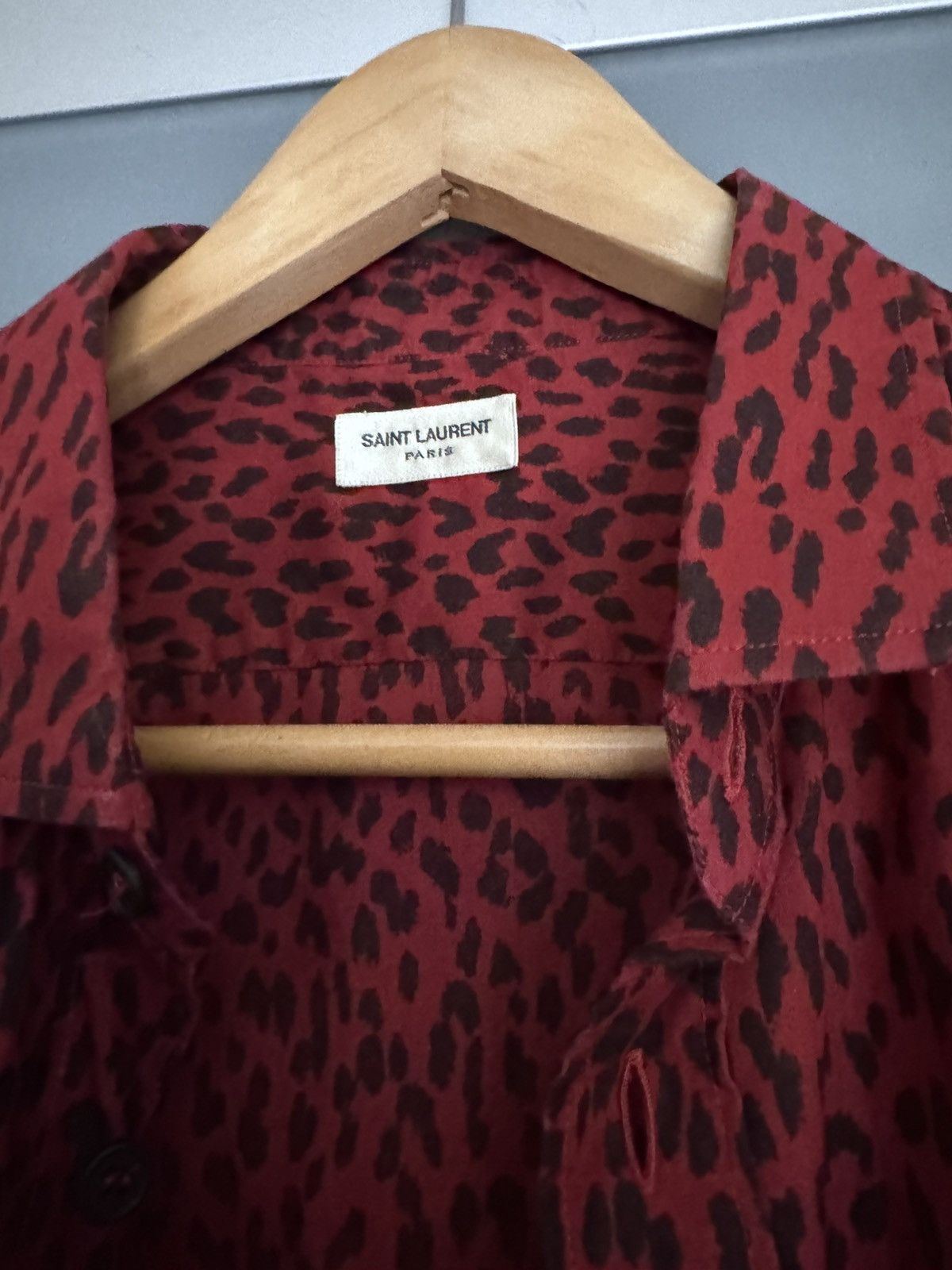Saint Laurent Paris × Yves Saint Laurent Saint laurent red leopard print shirt Size US M / EU 48-50 / 2 - 2 Thumbnail