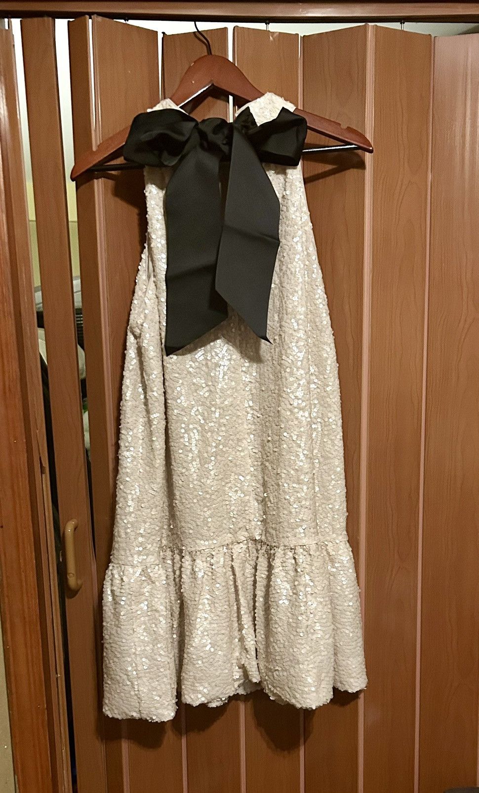 H&M H& M sold out white sequin bow back dress Size M / US 6-8 / IT 42-44 - 5 Thumbnail