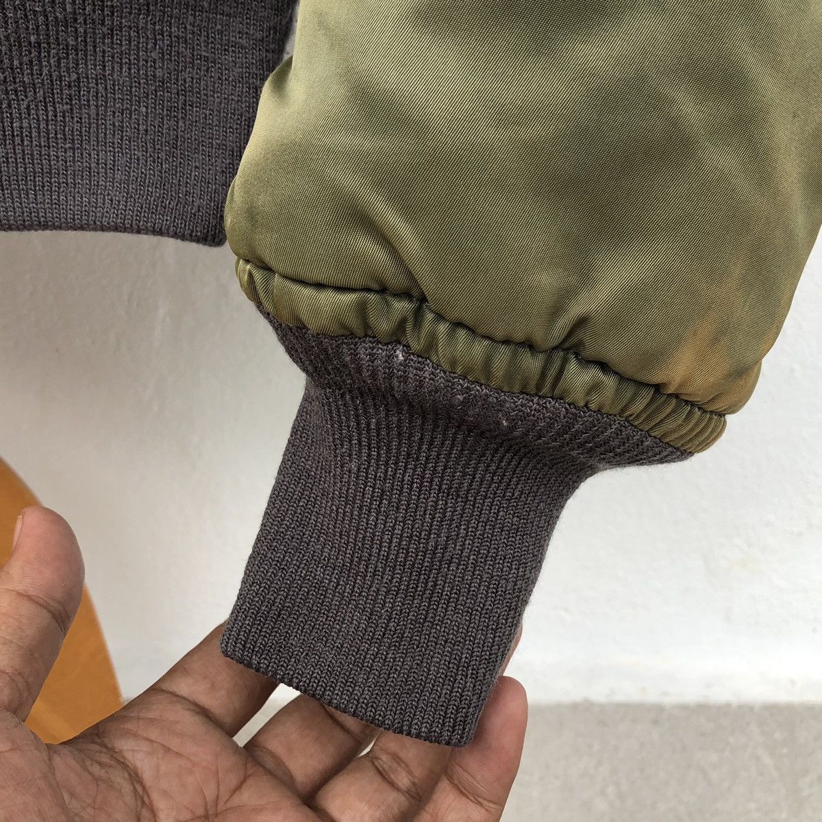 Avirex Vintage USAF MA-1 Flight Patches by Avirex Sun Faded Jacket Size US L / EU 52-54 / 3 - 13 Thumbnail