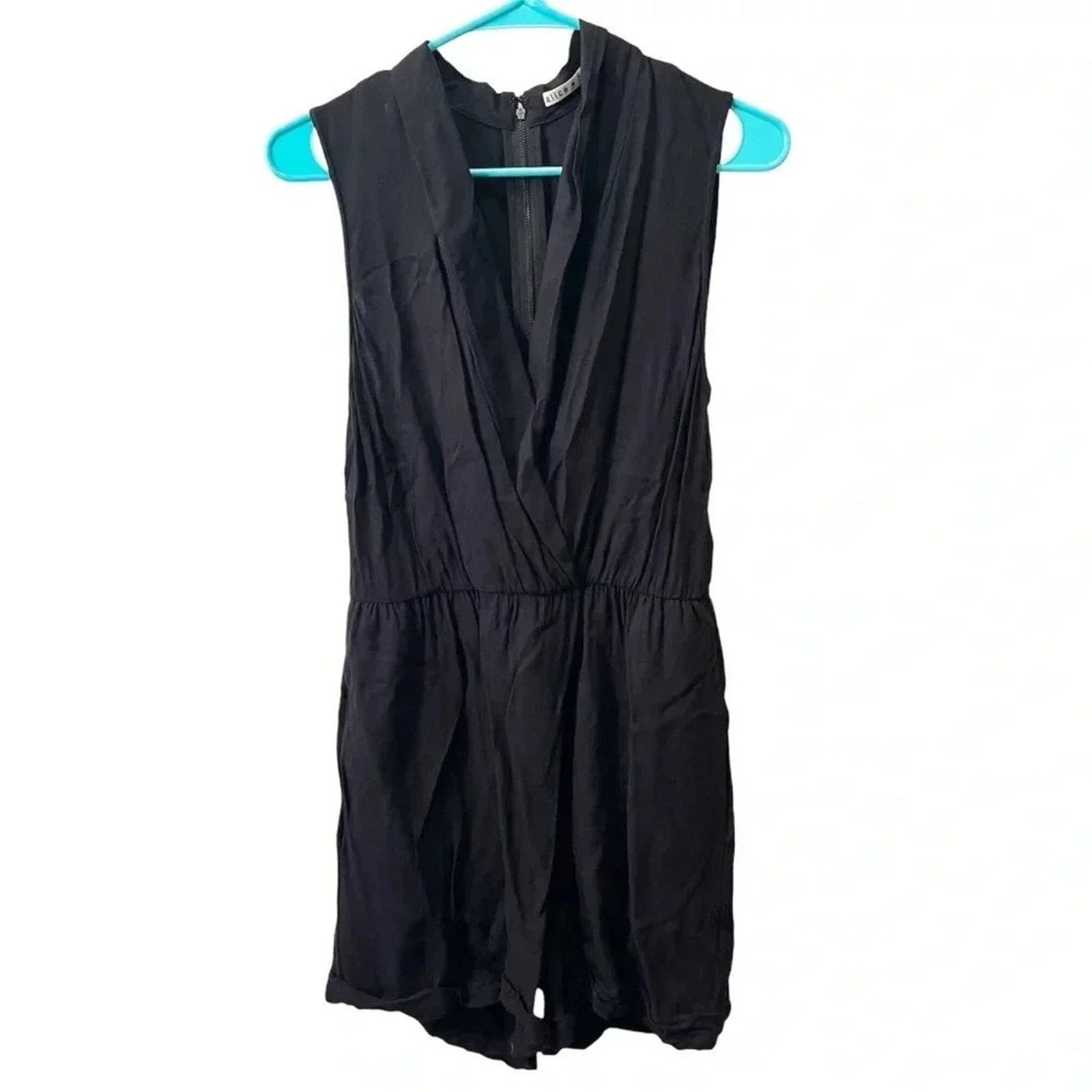 Alice + Olivia Alice + Olivia Romper Size 2 Black Zip Up Back V Neck Flowy Size 26" / US 2 / IT 38 - 1 Thumbnail