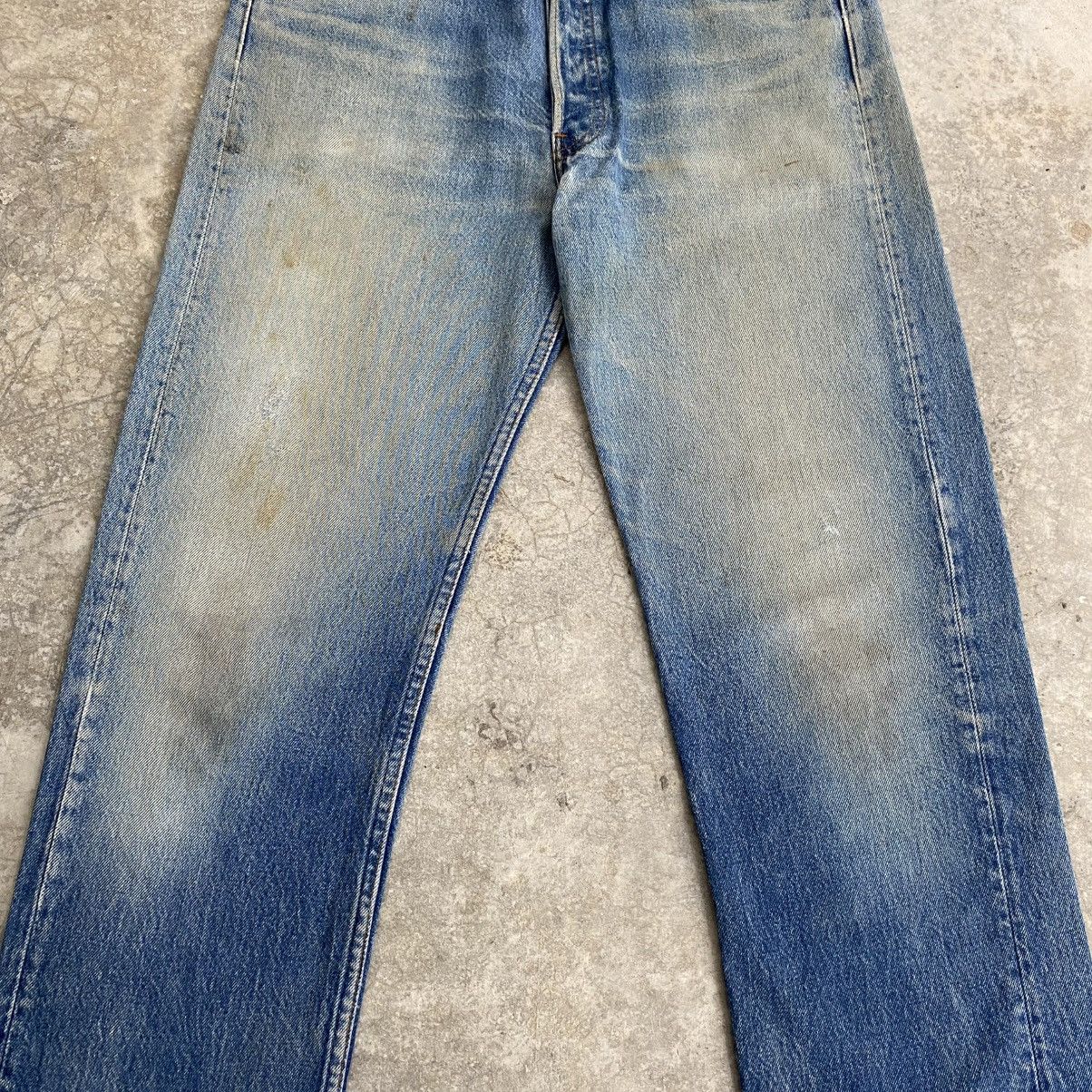 Levi's Vintage 90’s Levis 501 Faded Blue Distressed Denim Jeans Size US 32 / EU 48 - 4 Thumbnail