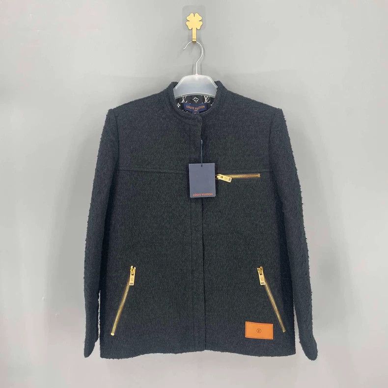Louis Vuitton Louis Vuitton Black leather card with small fragrance coat Size US XS / EU 42 / 0 - 1 Thumbnail
