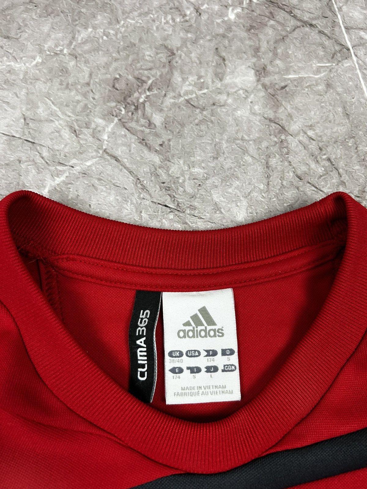 Adidas Vintage Adidas Liverpool Football Sweatshirt Soccer Red Size US L / EU 52-54 / 3 - 8 Thumbnail