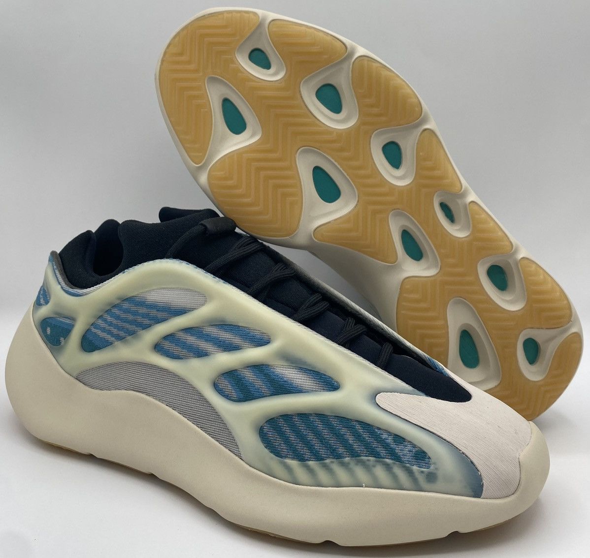 Yeezy Adidas Yeezy 700 V3 Kyanite Size US 12 / EU 45 - 2 Thumbnail