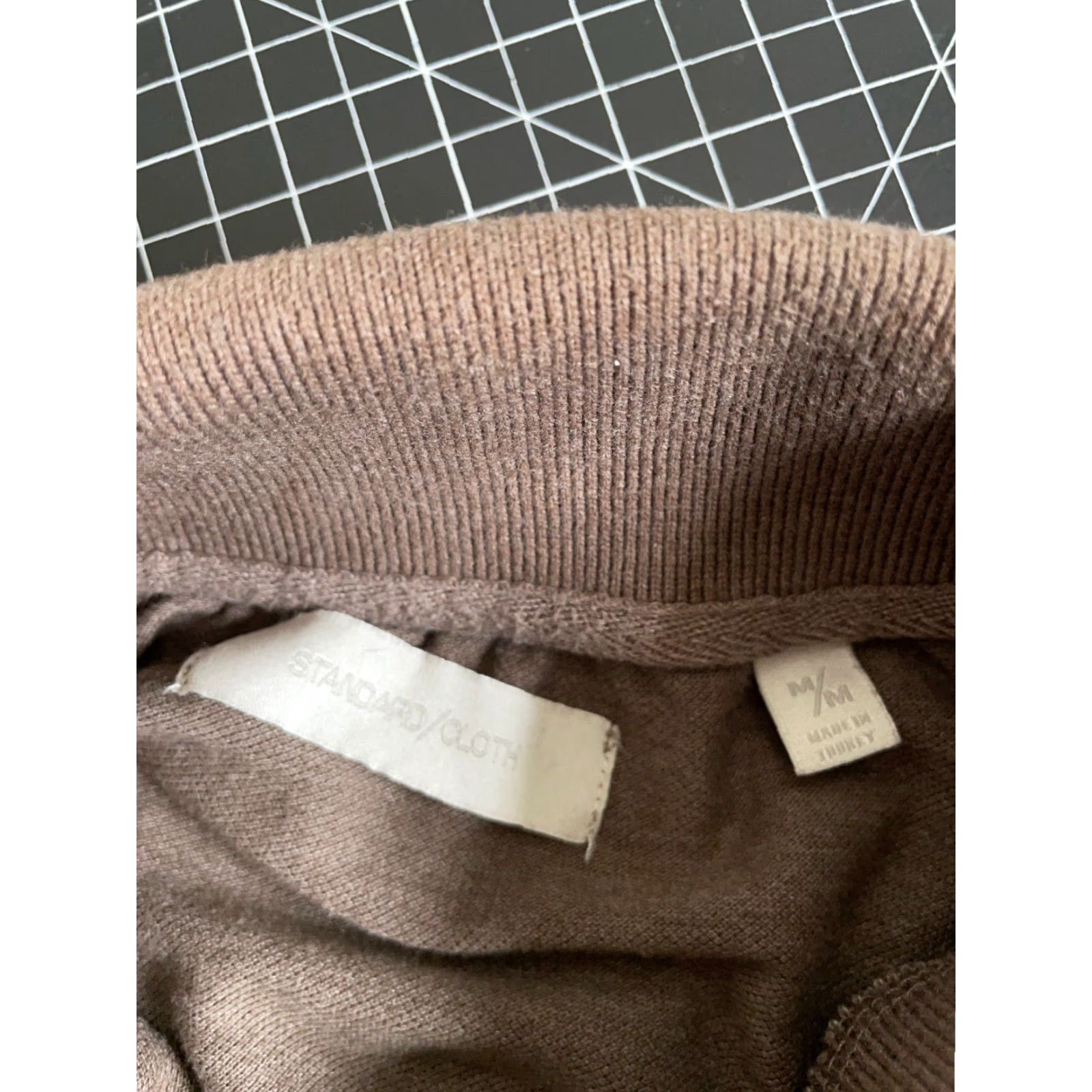 Urban Outfitters Urban Outfitters Standard Cloth Long Sleeve Polo Shirt Adult Medium Brown Mens Size US M / EU 48-50 / 2 - 4 Thumbnail