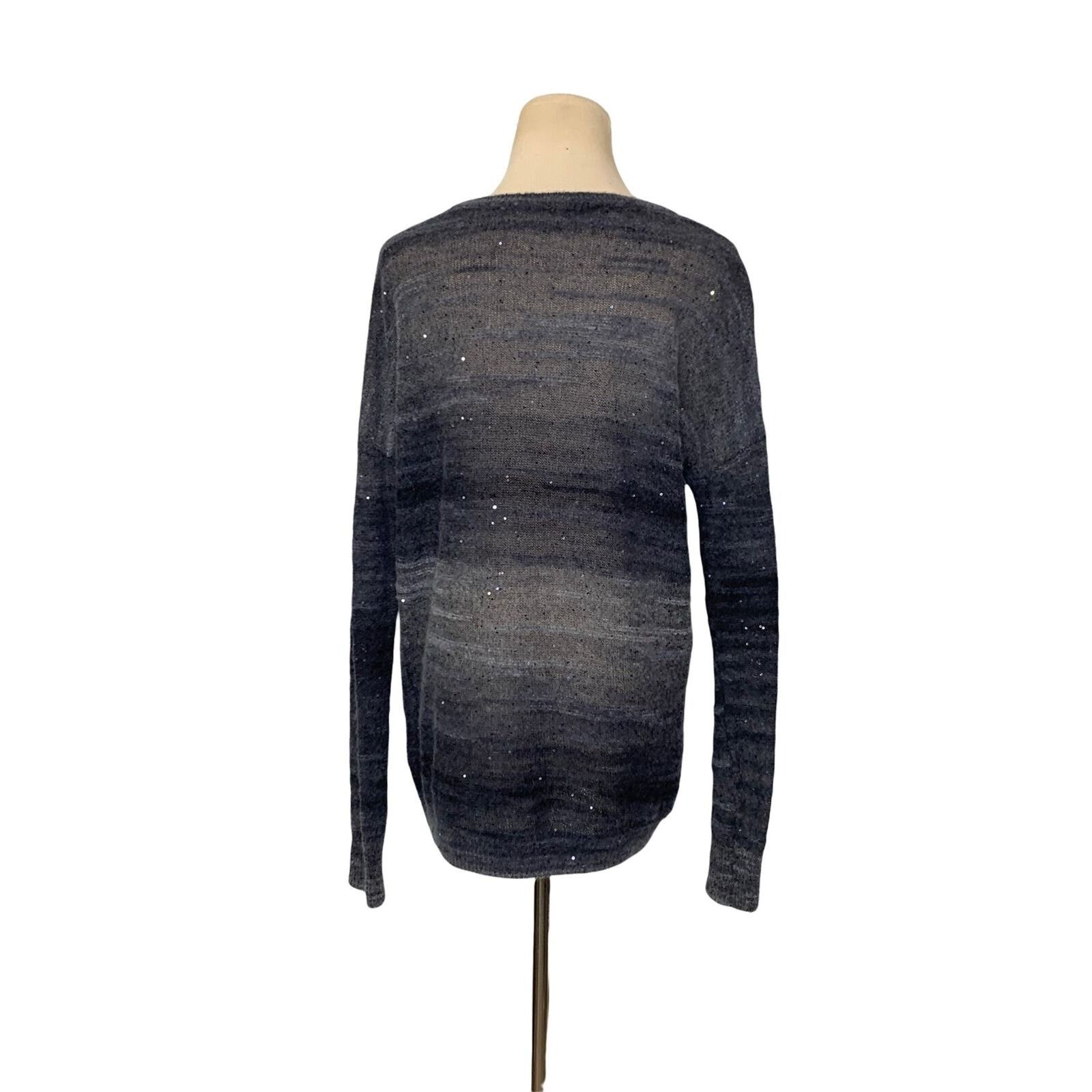Vince Vince. gray virgin wool blend sequins sweater size small Size S / US 4 / IT 40 - 5 Thumbnail