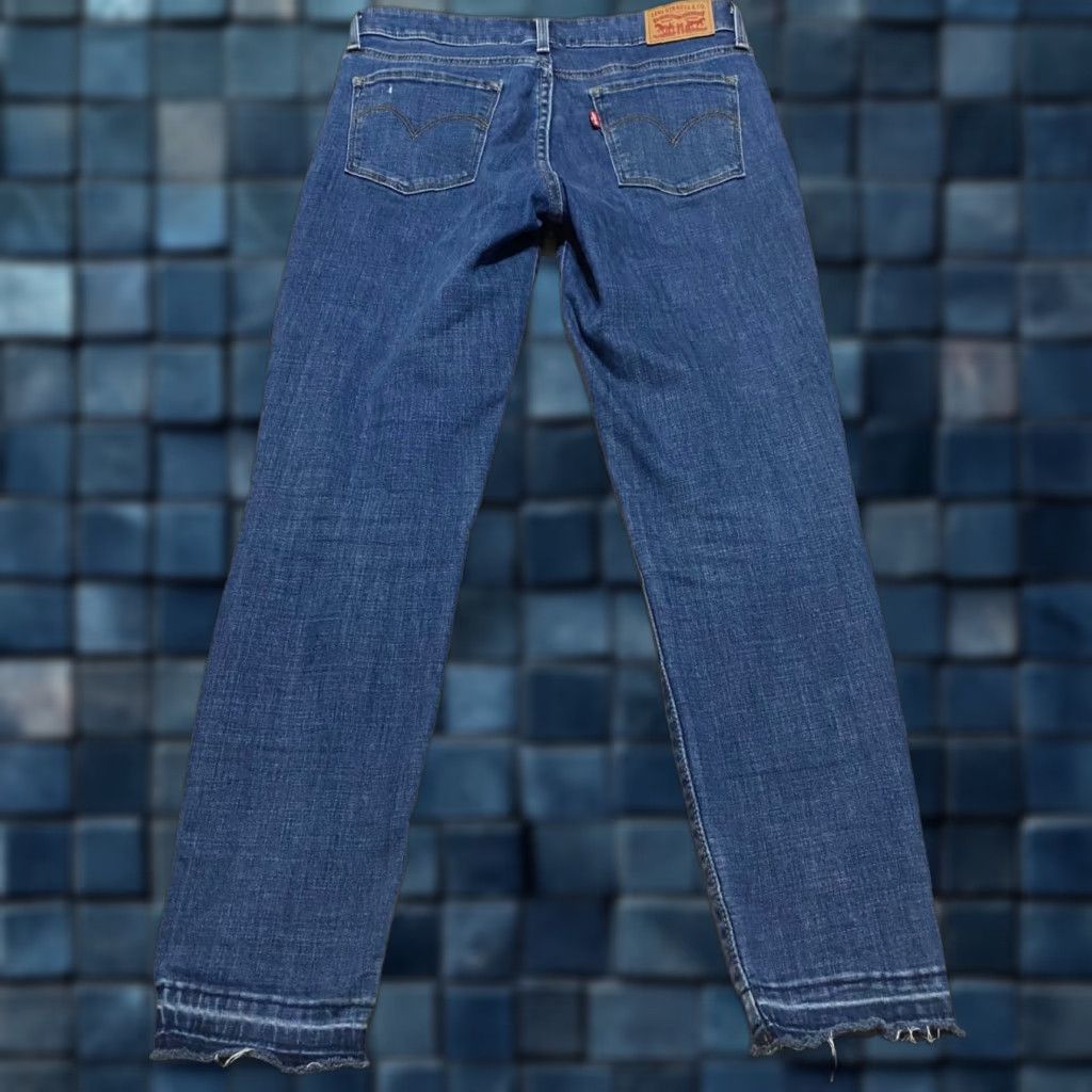 Levi's Levi's Jeans Womens sz 27 Blue Denim Mid Rise Skinny Raw Hem Distressed Size 27" / US 4 / IT 40 - 1 Thumbnail