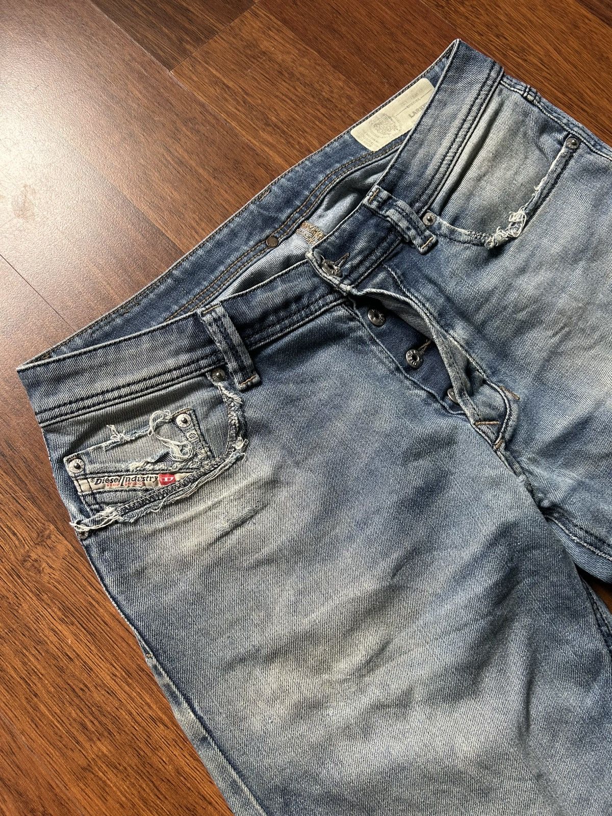 Diesel Vintage Diesel Larkee Distressed Denim Jeans Faded Y2K Sz 31 Size US 31 - 6 Thumbnail