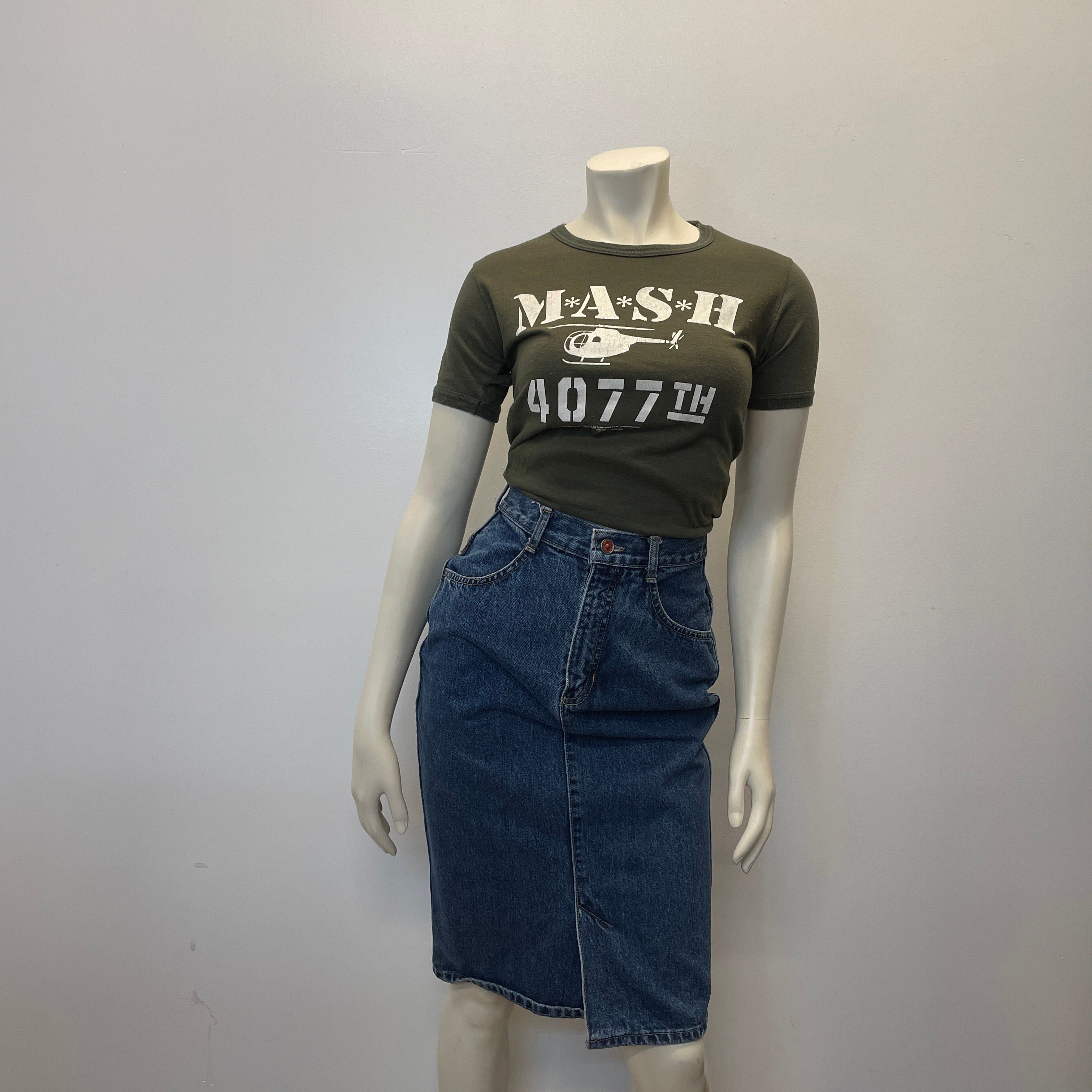 Other 1981 M*A*S*H Made In Canada MASH Vintage Single Stitch Graphic T-Shirt Size Youth L Size US L / EU 52-54 / 3 - 2 Thumbnail