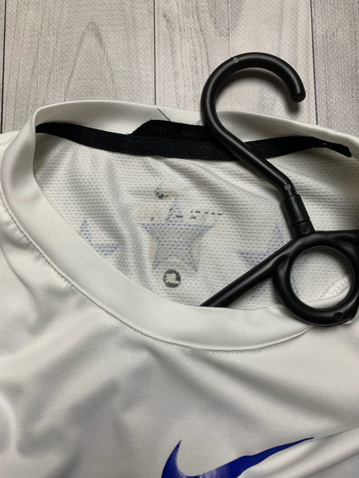 Nike × Vintage Vintage Brazil Nike soccer jersey white 2010 big logo XL Size US XL / EU 56 / 4 - 5 Thumbnail