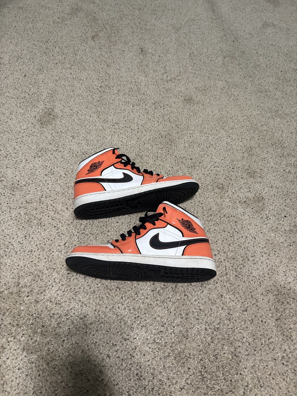 Jordan Brand × Nike Jordan 1 Mid SE Turf Orange Size US 10 / EU 43 - 1 Thumbnail