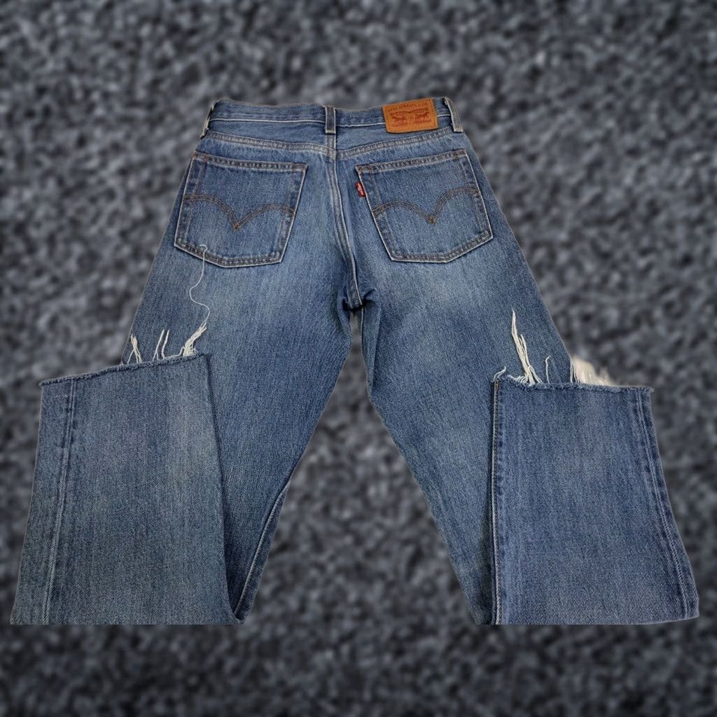 Levi's Levi's Premium Wedgie Straight Jeans Blue 24 Button Fly 5-Pocket Regular Inseam 26 Women Jeans Men Womens Size 42" / US 20 - 1 Thumbnail