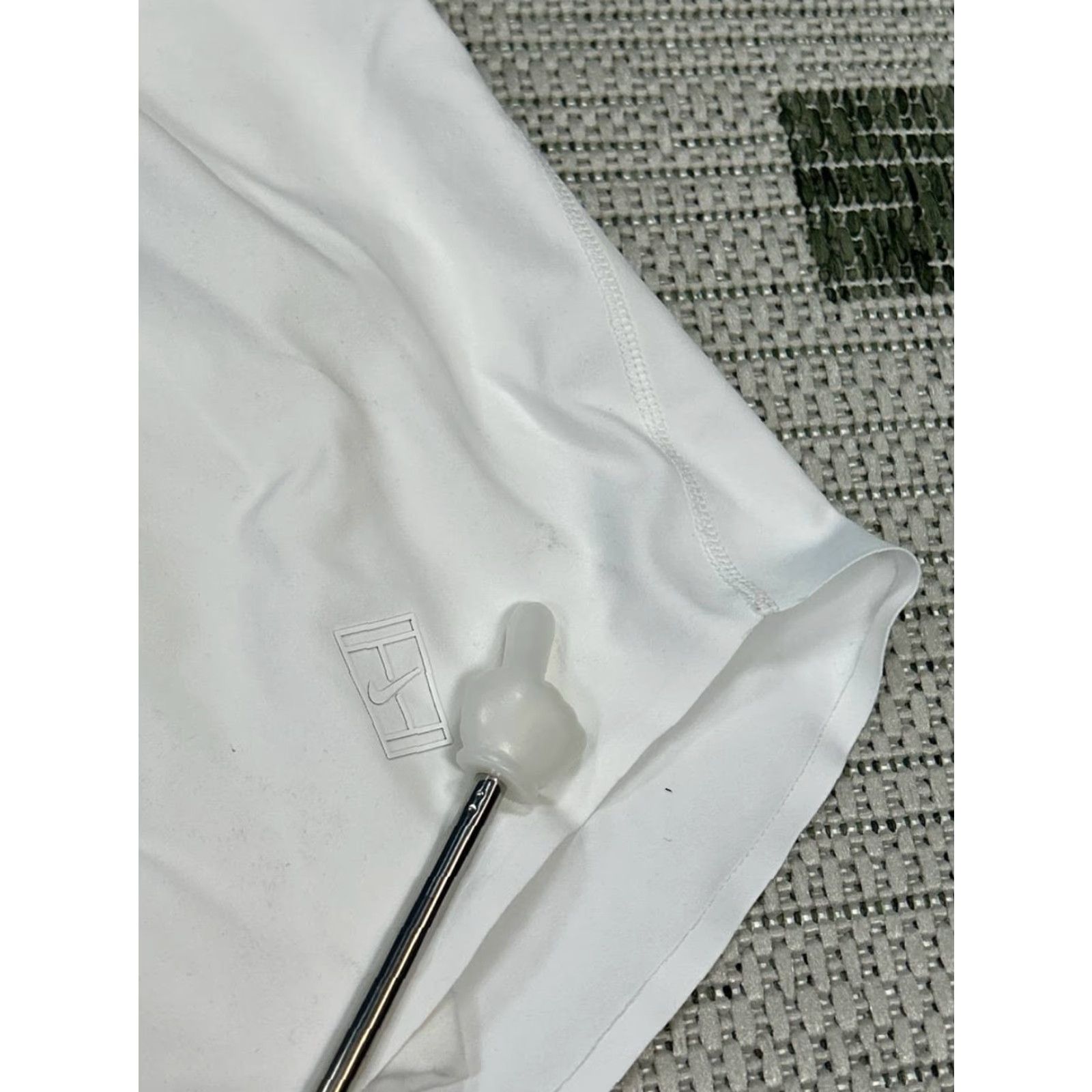 Nike Nike Athletic Short Women Small White Stretch Dri Fit High Rise Moisture Wicking Size 28" / US 6 / IT 42 - 7 Thumbnail