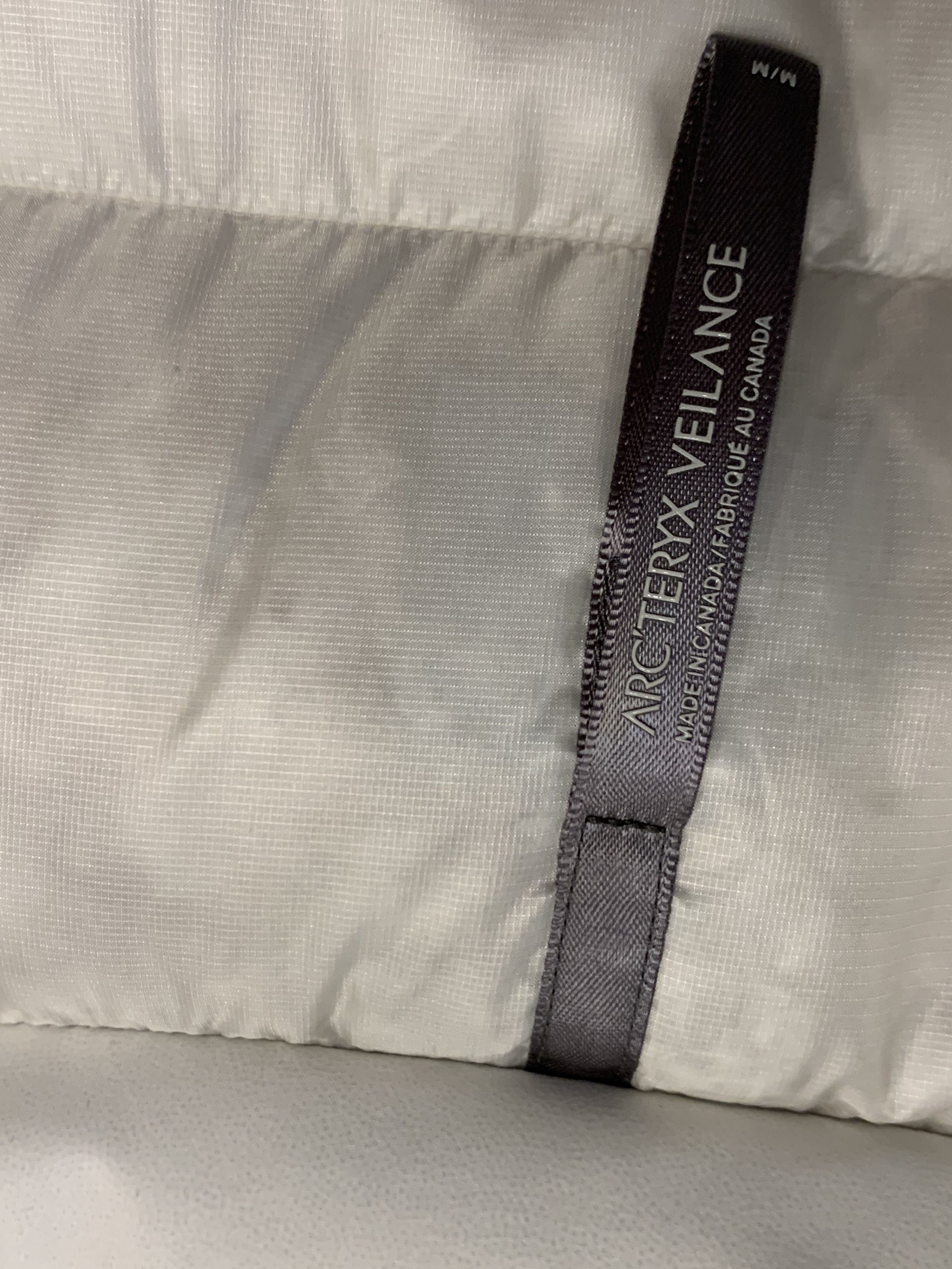 Veilance $1600 Arc'Teryx Veilance Cloud down Coat Moonbeam 2021 M Size M / US 6-8 / IT 42-44 - 8 Thumbnail