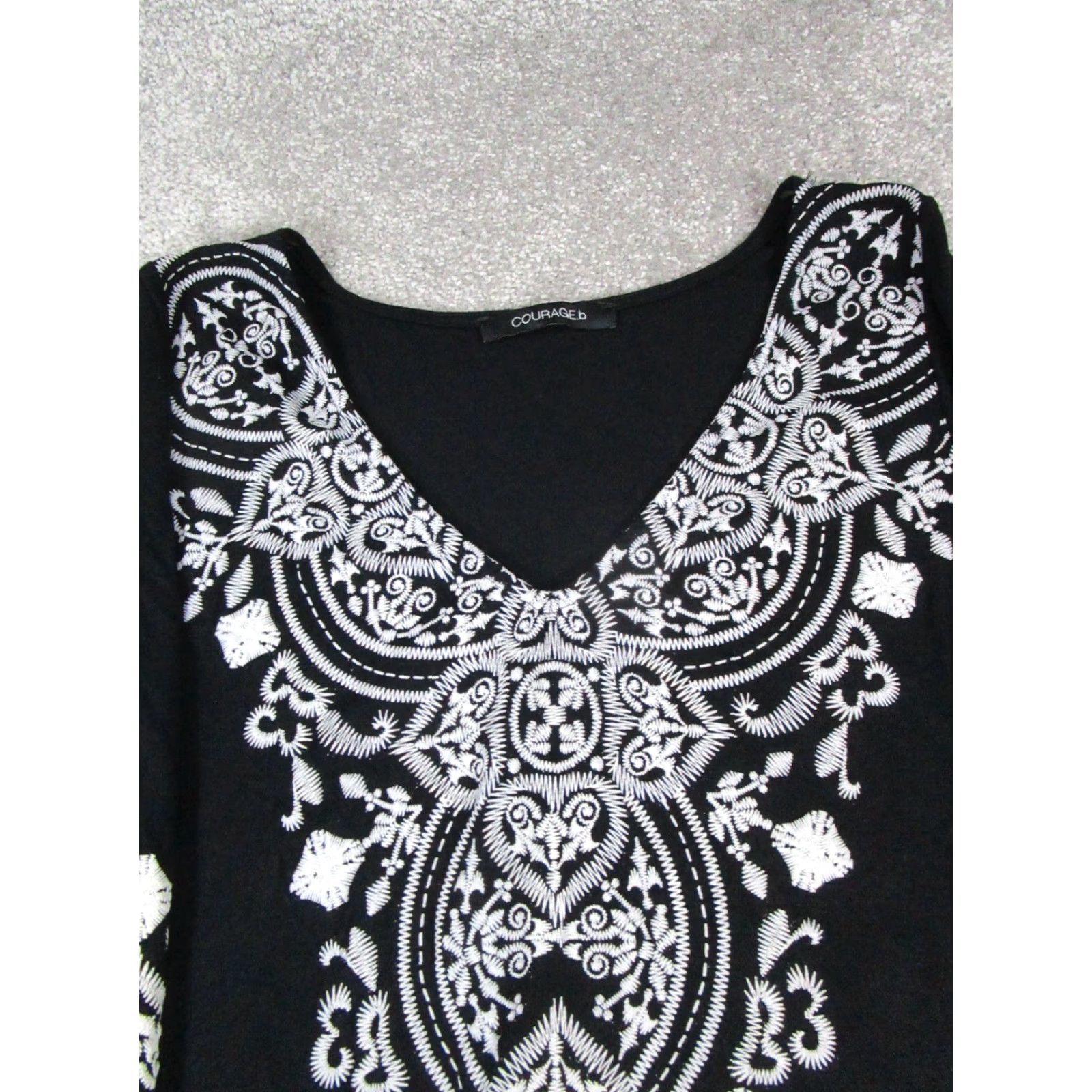 Vintage VINTAGE Courage.b Dress Womens Short Sleeve V-Neck Pullover Embroidered Geometric Casual Black White 2010s Ladies Size L / US 10 / IT 46 - 2 Thumbnail
