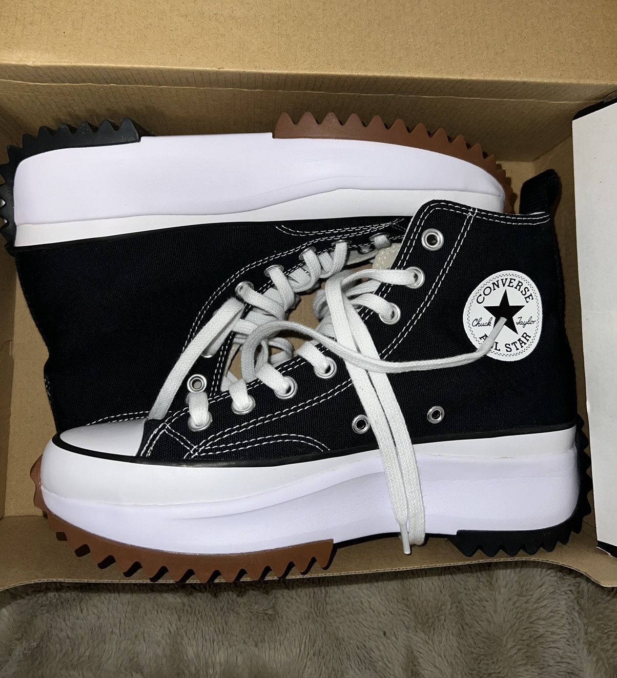 Converse Run Star Hike in black