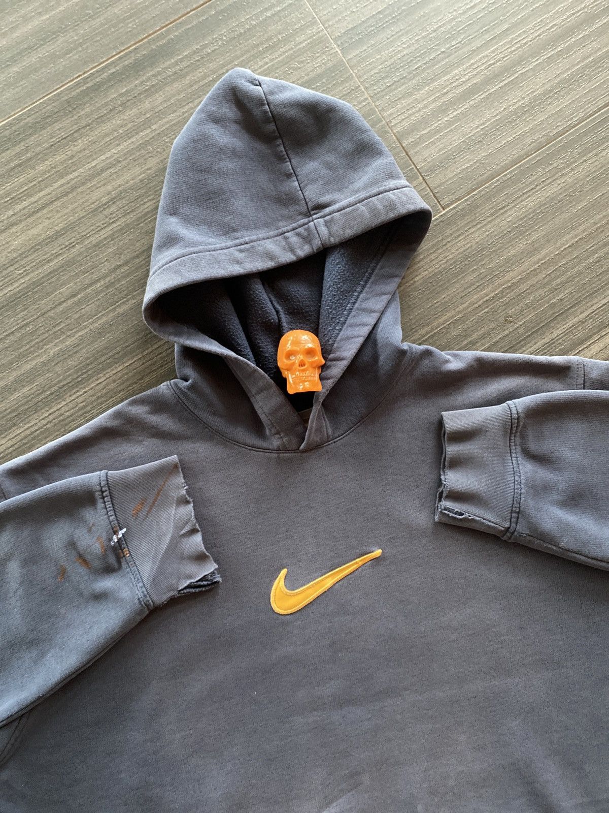 Nike × Vintage Nike faded and distressed swoosh logo hoodie XL Size US XL / EU 56 / 4 - 3 Thumbnail