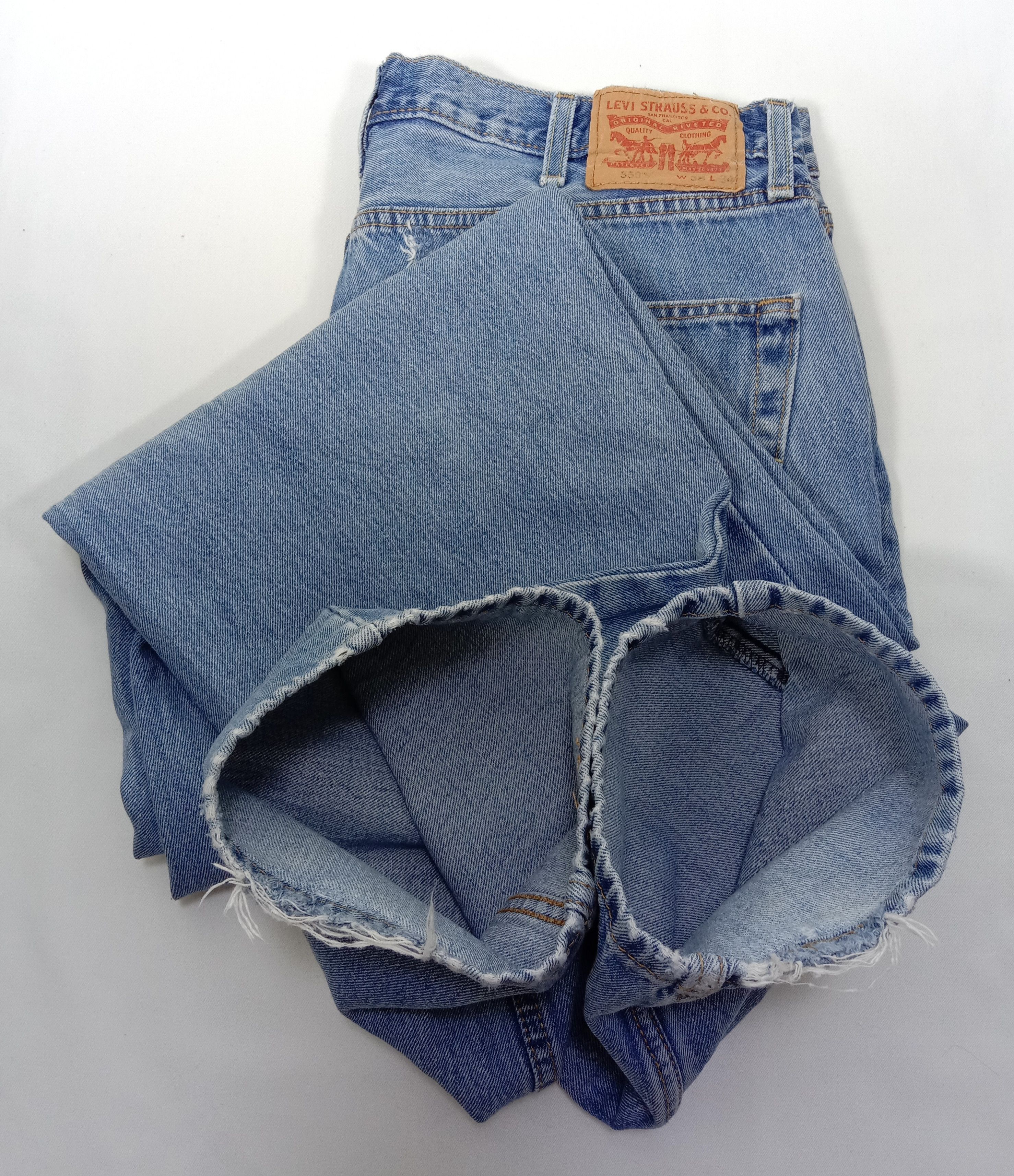 Levi's Vintage Levi's 550 Jeans Relaxed Fit Distressed Denim Size US 37 - 15 Thumbnail