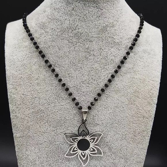 The Unbranded Brand Women Stainless Steel Flower Necklace Size ONE SIZE - 2 Thumbnail