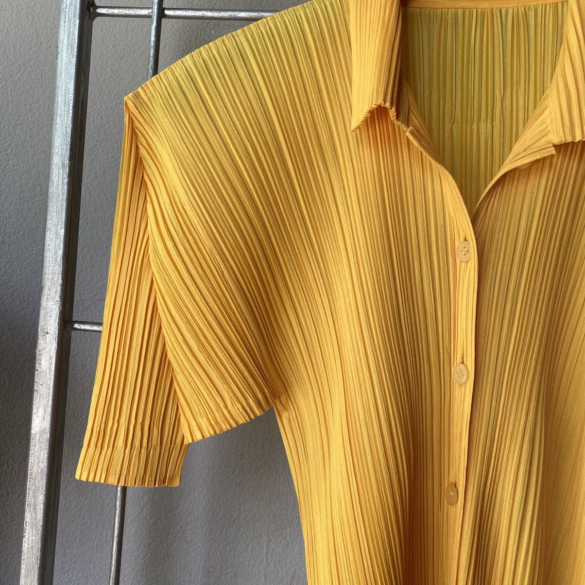 Pleats Please Issey Miyake Pleats Please Issey Miyake Sunshine Pleated Yellow Shirt Size M / US 6-8 / IT 42-44 - 7 Thumbnail