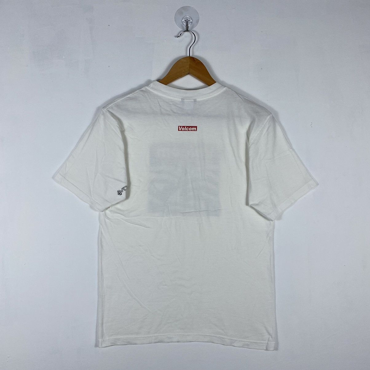 Vintage × Volcom VINTAGE 00's VOLCOM INSPIRED BY BARBARA KRUGER TEE Size US S / EU 44-46 / 1 - 6 Thumbnail