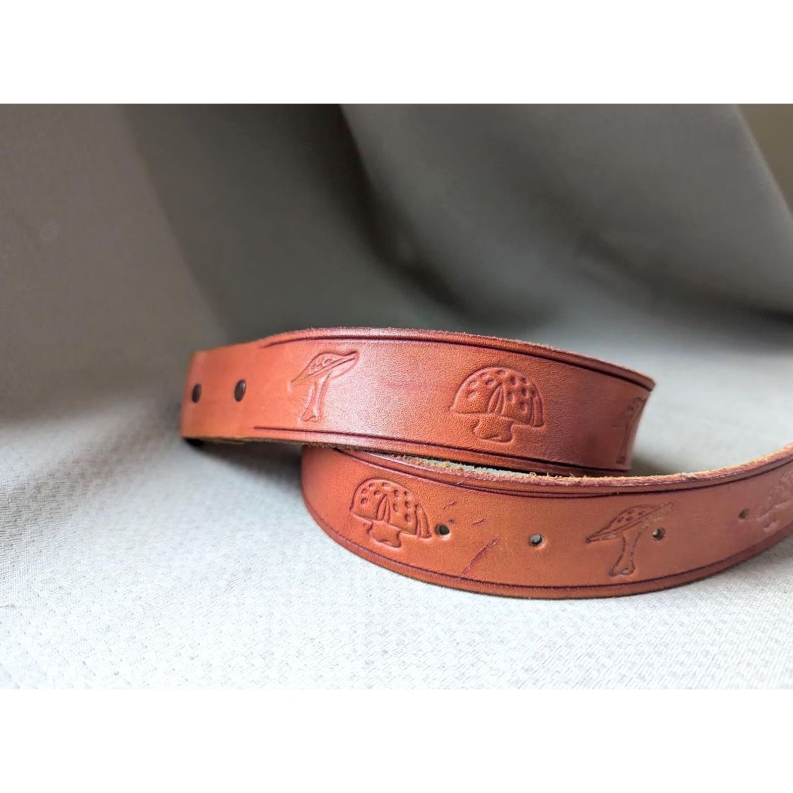 Vintage VINTAGE Handcrafted belt Mushroom toooled buckle leather brown western adult 28 Size 28 - 2 Thumbnail