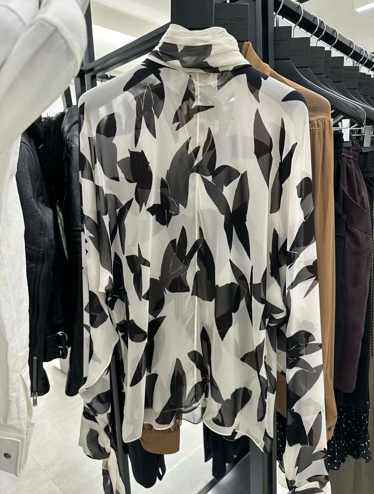 Yves Saint Laurent Saint Laurent Silk Butterfly Blouse Size XXS / US 00 / IT 34 - 1 Thumbnail