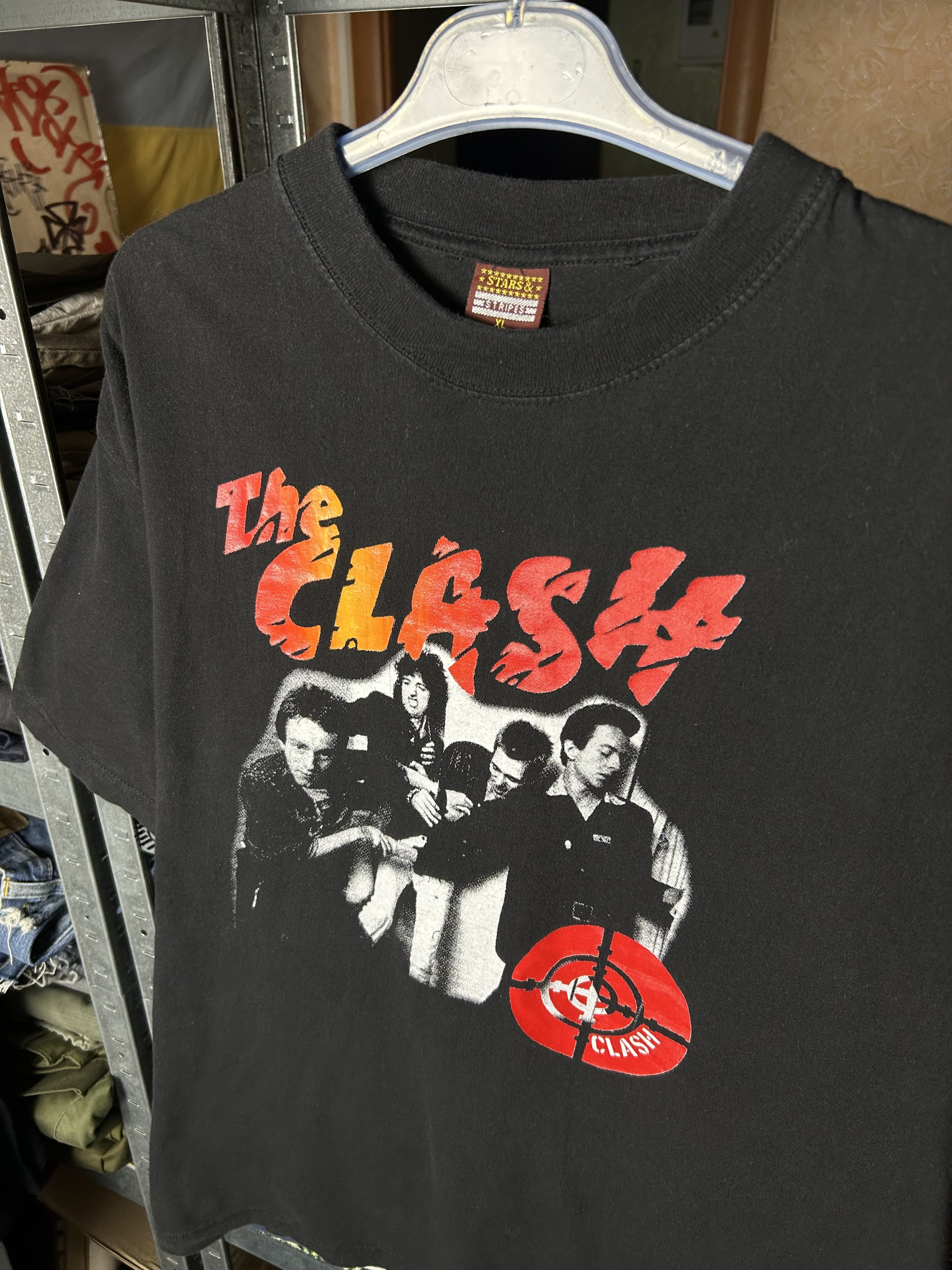 Band Tees VIntage 90s The Clash Punk Rock Band T-shirt Size US XL / EU 56 / 4 - 3 Thumbnail