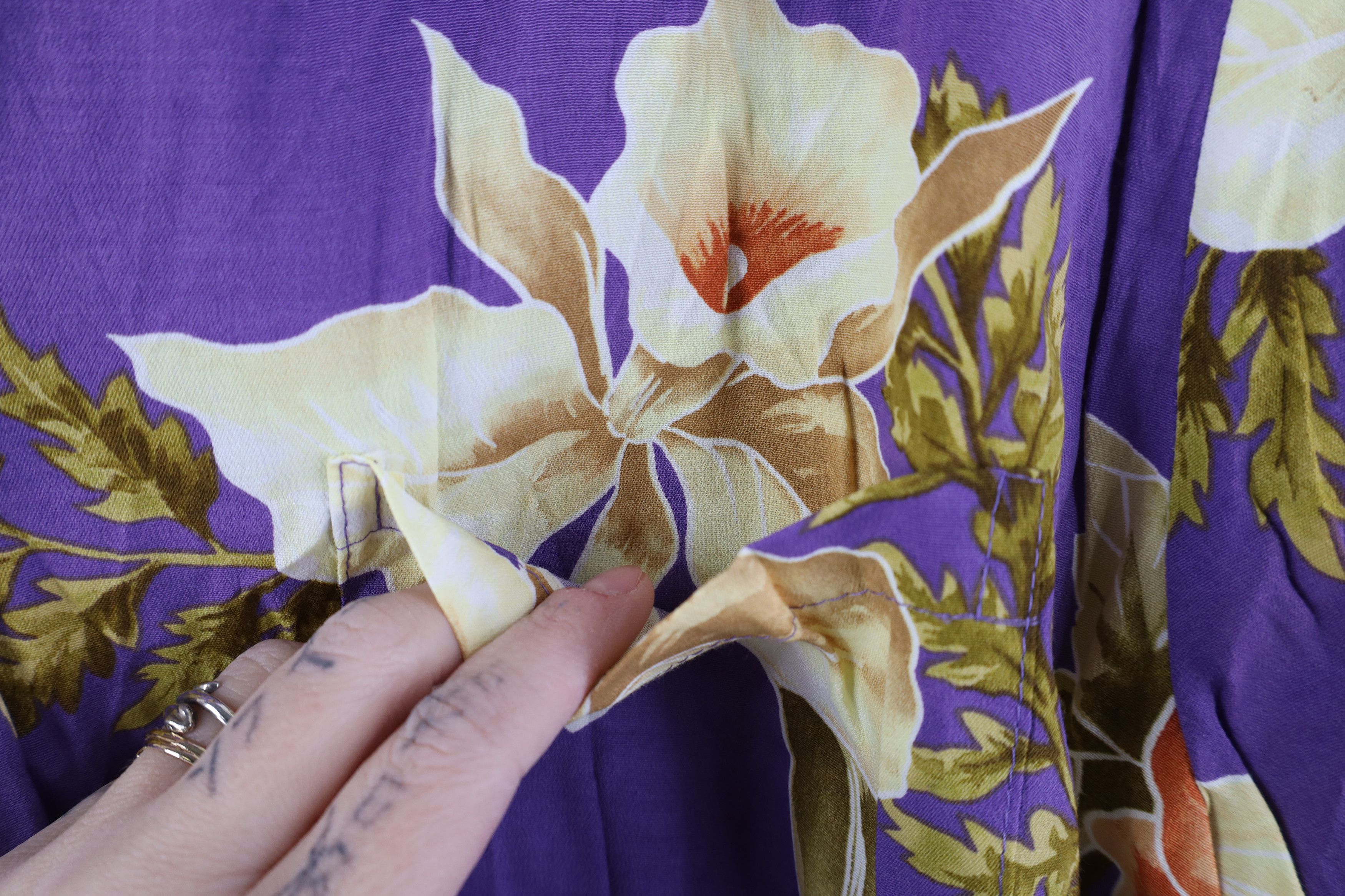 Vintage Vintage 90s Streetwear Rayon Gabardine Hawaiian Button Shirt Size M / US 6-8 / IT 42-44 - 8 Thumbnail