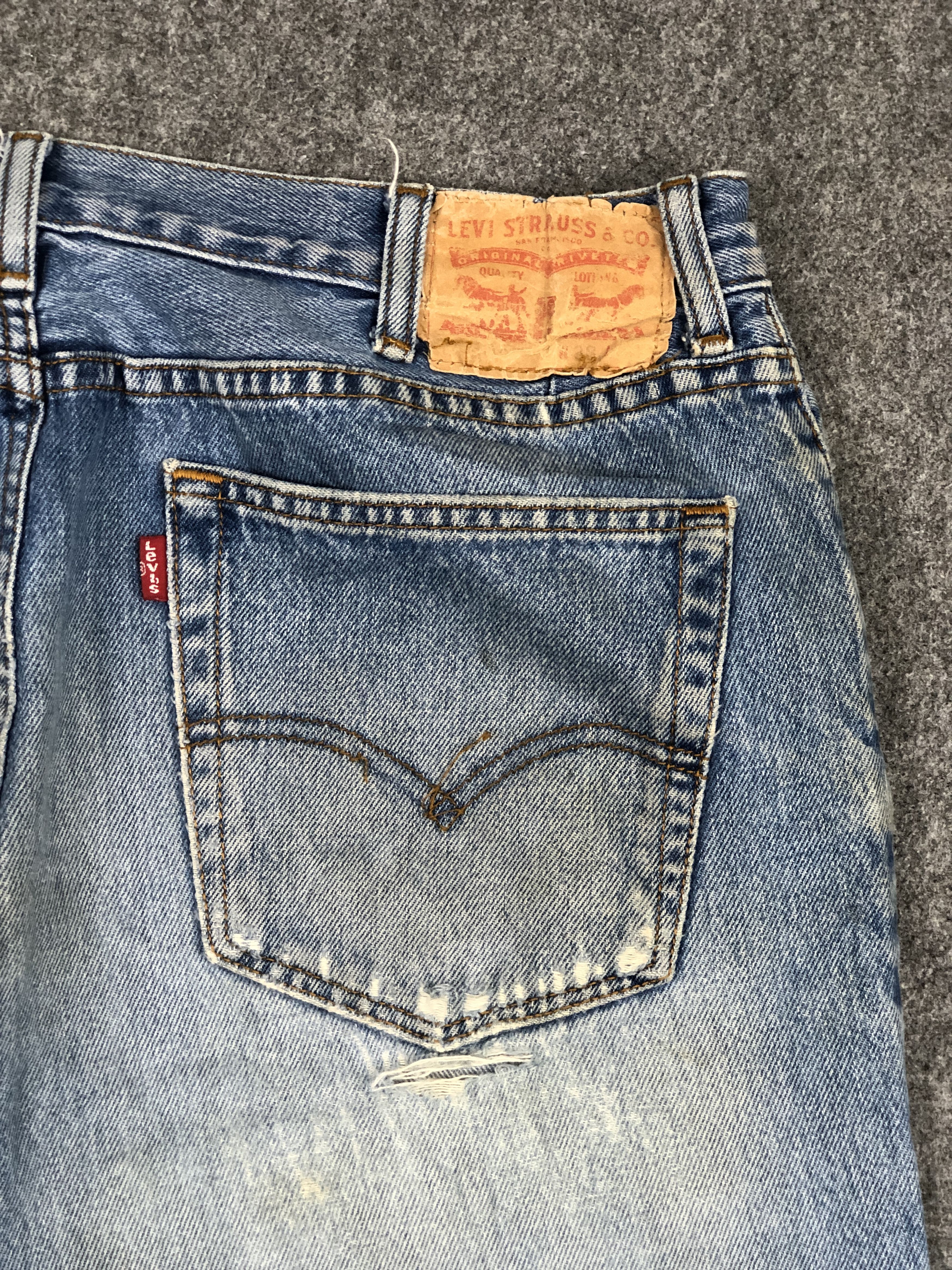 Levi's Faded Blue Vintage Levis 504 Jeans DP2353 Size US 33 - 16 Thumbnail