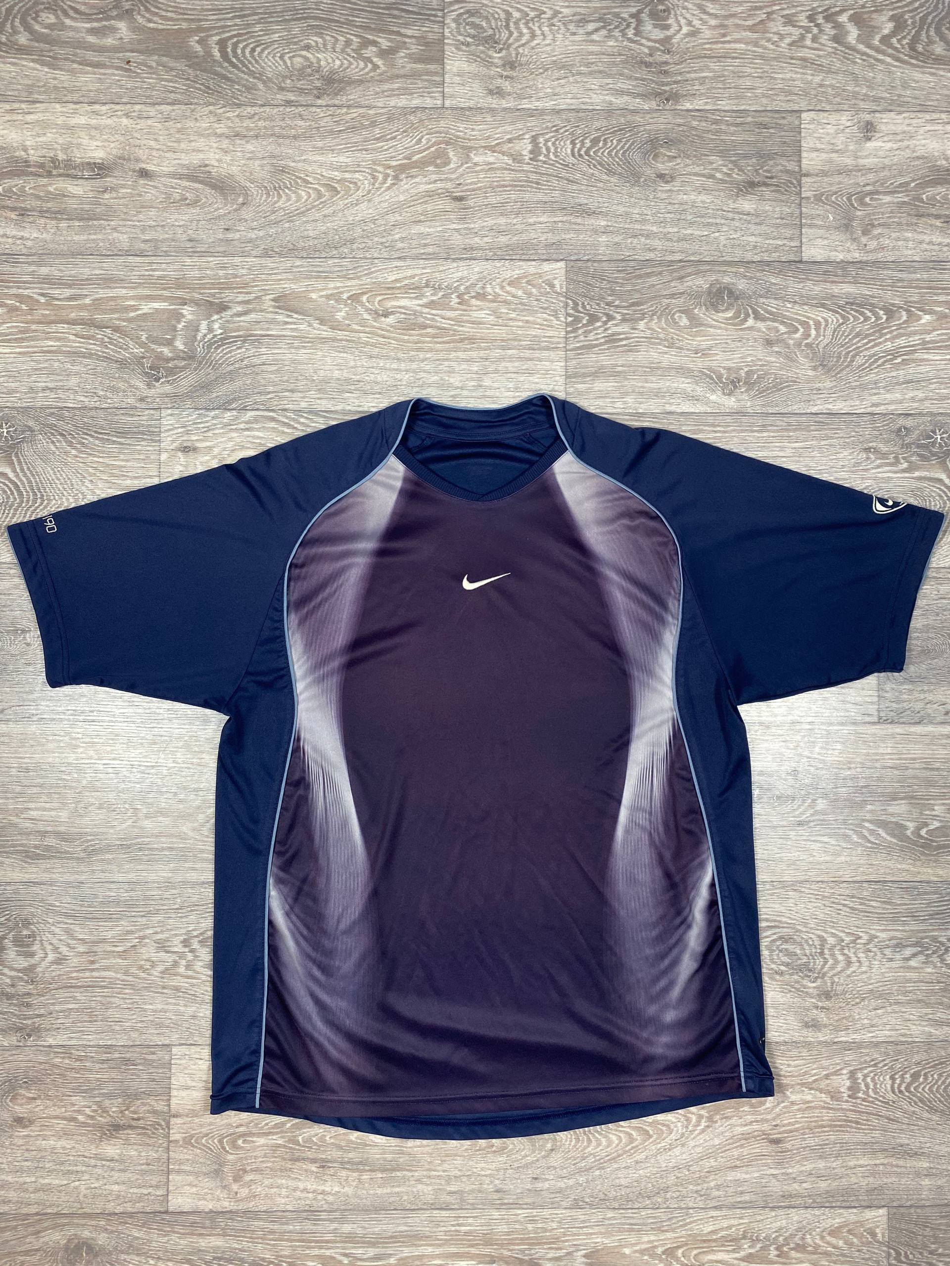 Nike Vintage Nike Total 90 T shirt Center Logo Size XL Size US XL / EU 56 / 4 - 1 Thumbnail