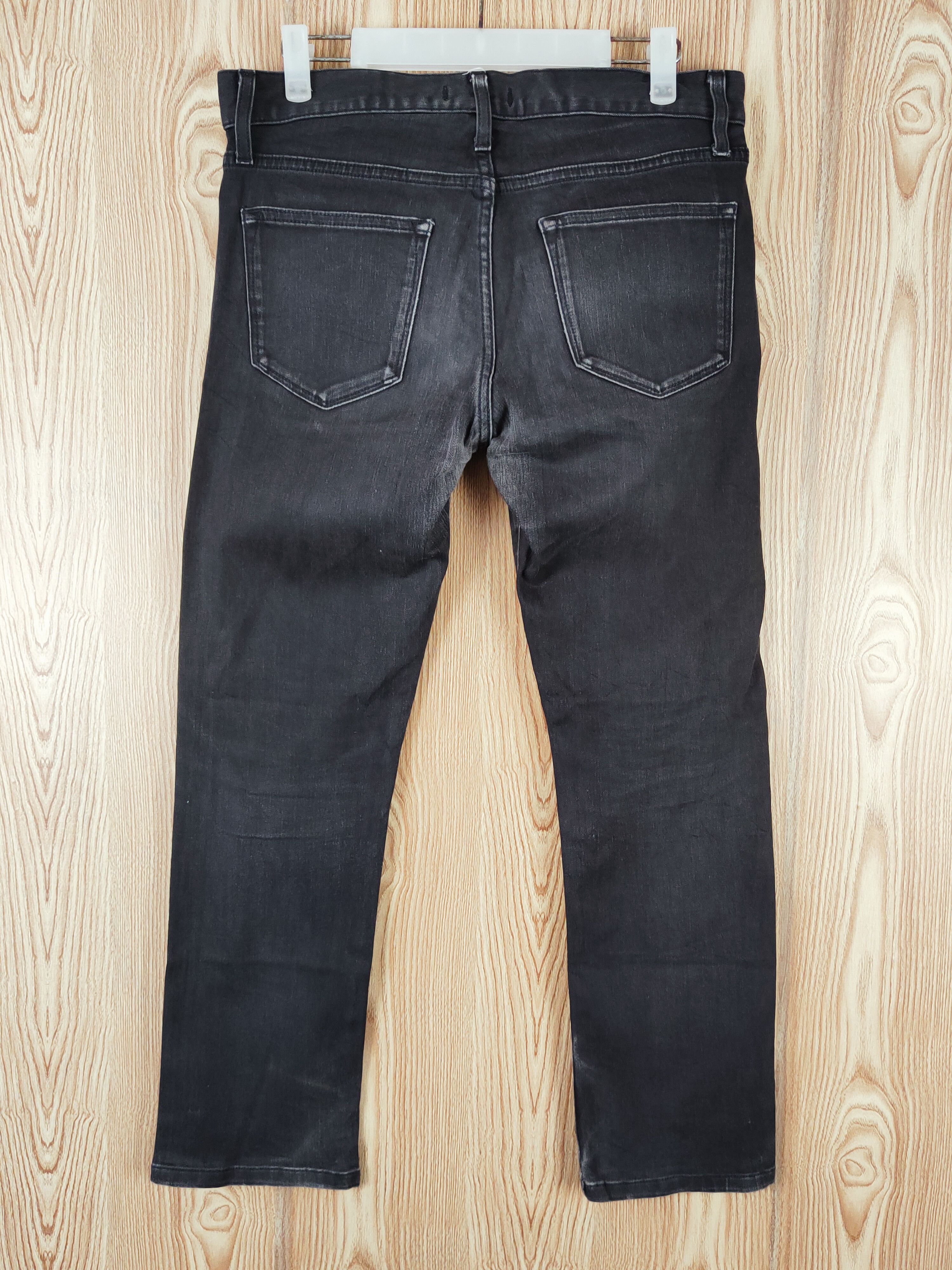 Uniqlo Black Distressed Ripped Jeans #W228